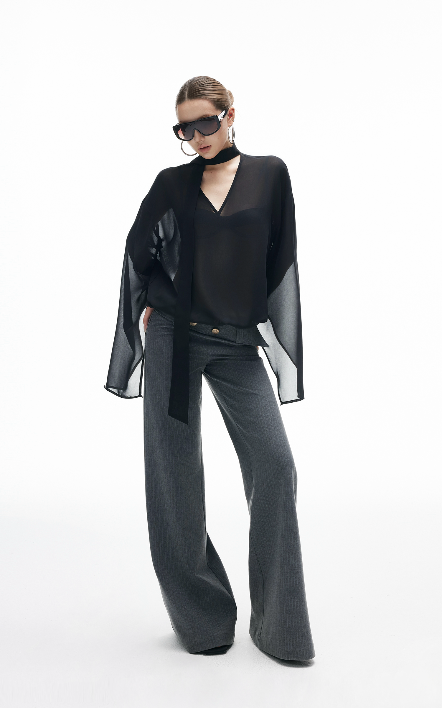 IAMXIAA ステートメントベルト付きローライズワイドレッグパンツ