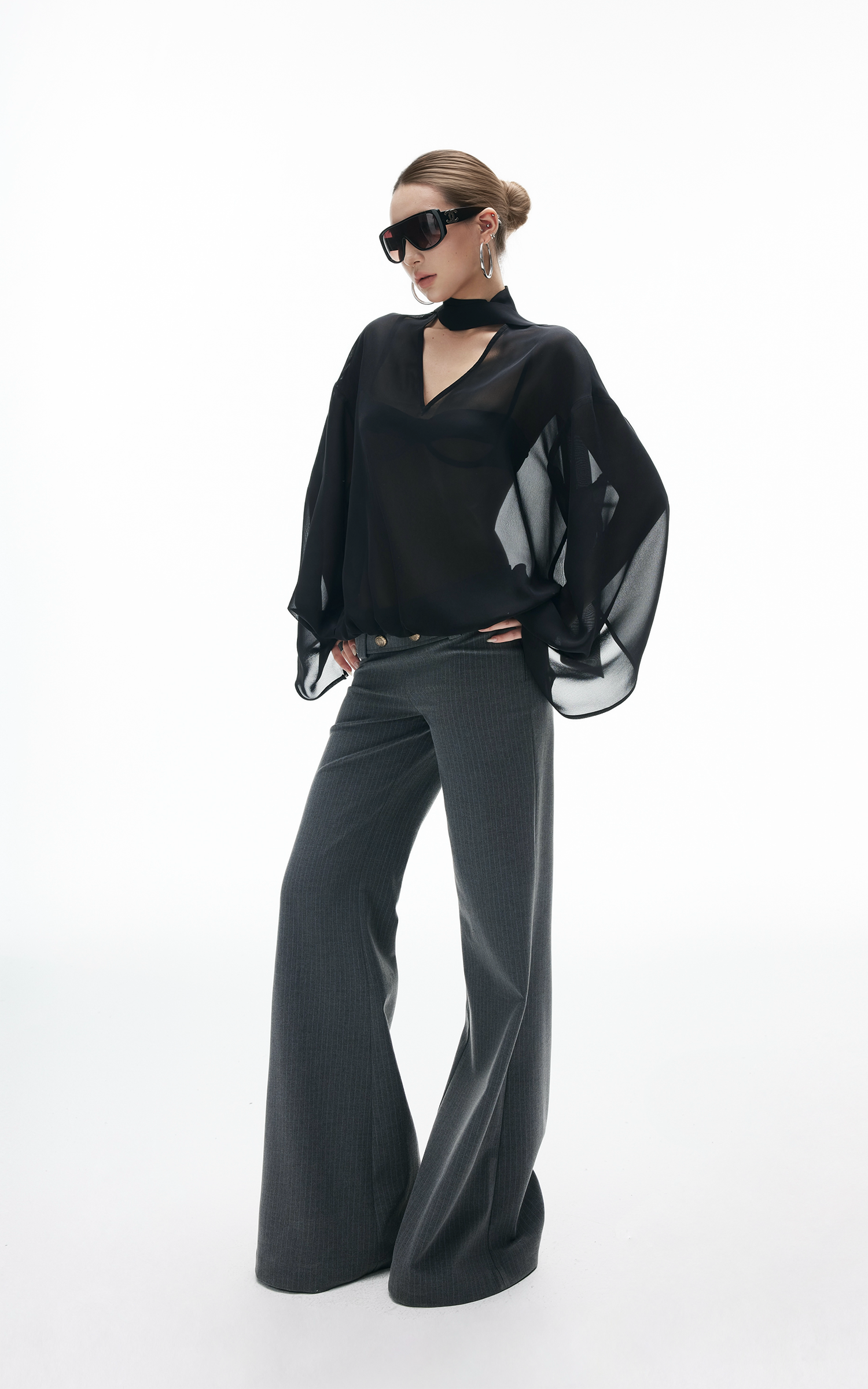 IAMXIAA ステートメントベルト付きローライズワイドレッグパンツ