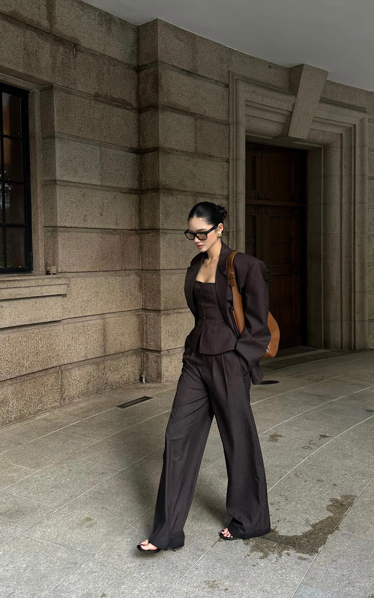 ROVENTE ブレザービスチェ＆ワイドパンツ付きテーラードピンストライプスーツセット