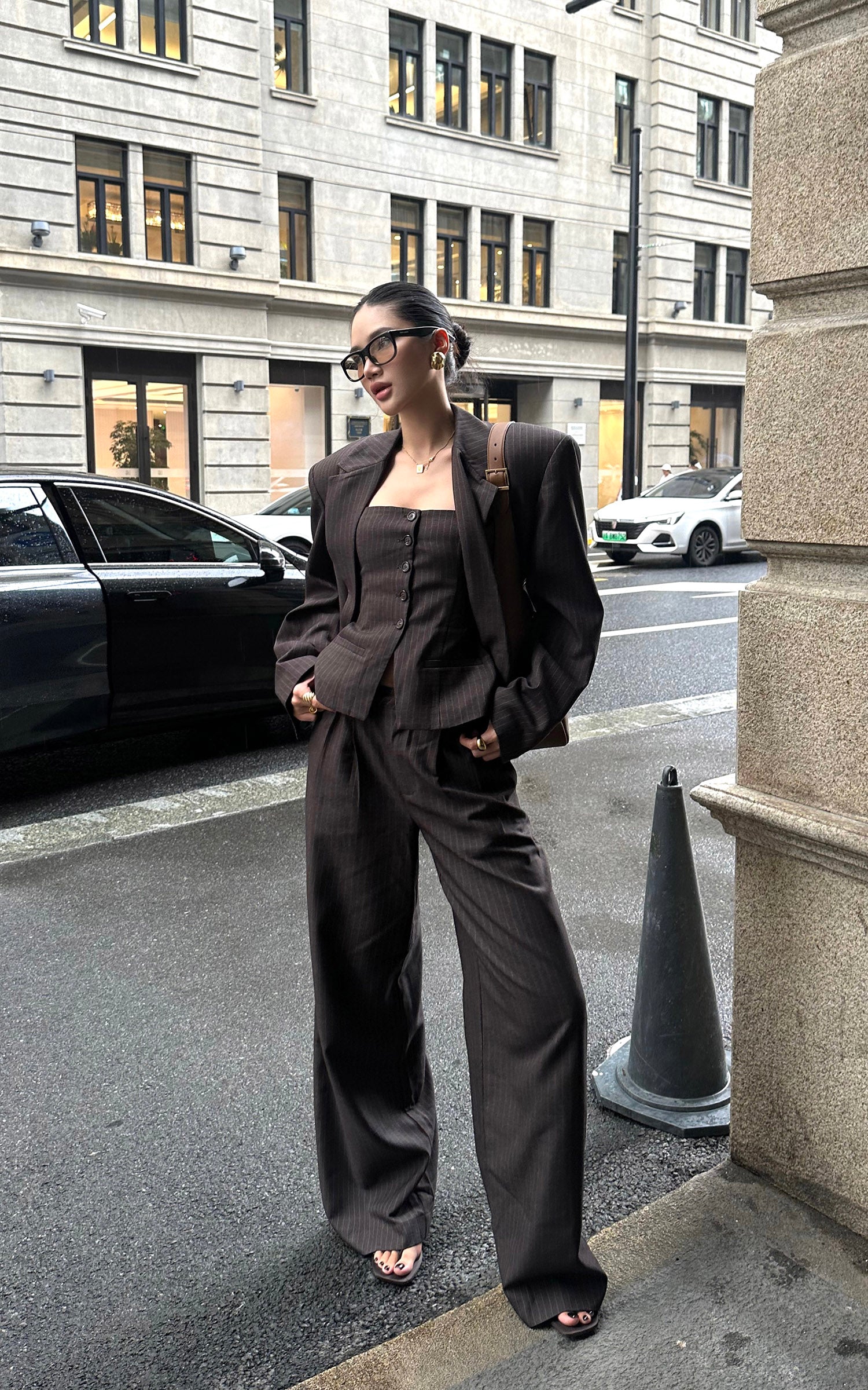 ROVENTE ブレザービスチェ＆ワイドパンツ付きテーラードピンストライプスーツセット