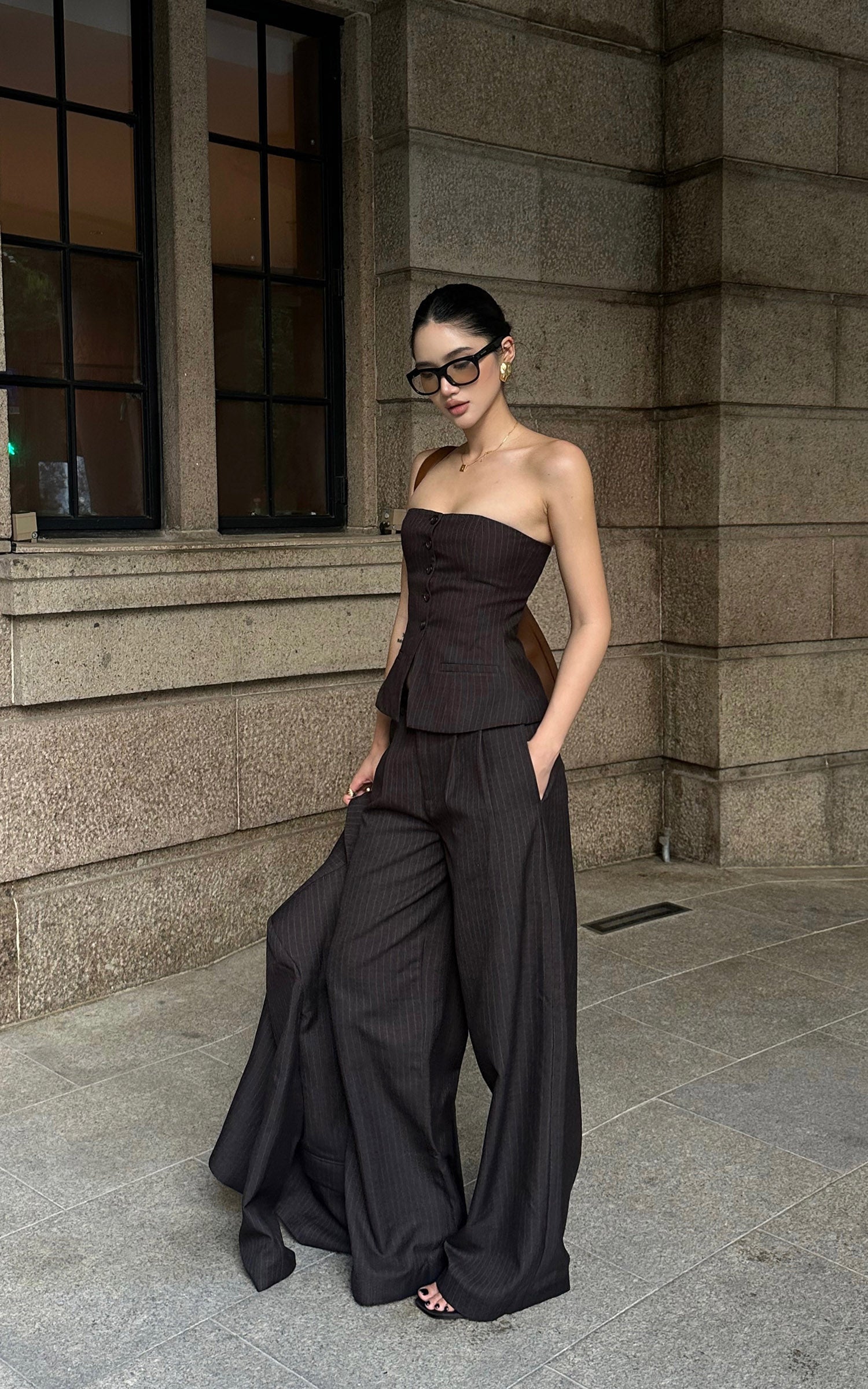 ROVENTE ブレザービスチェ＆ワイドパンツ付きテーラードピンストライプスーツセット