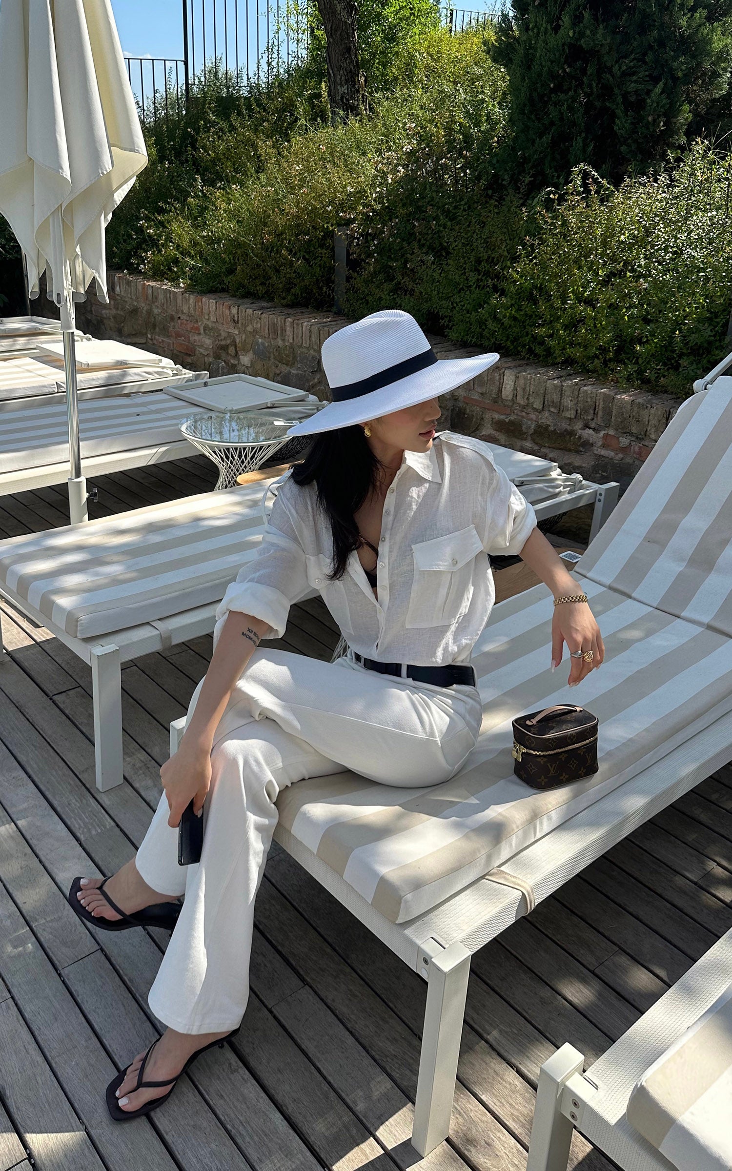 ROVENTE エポレットとパッチポケット付きリネンユーティリティシャツ