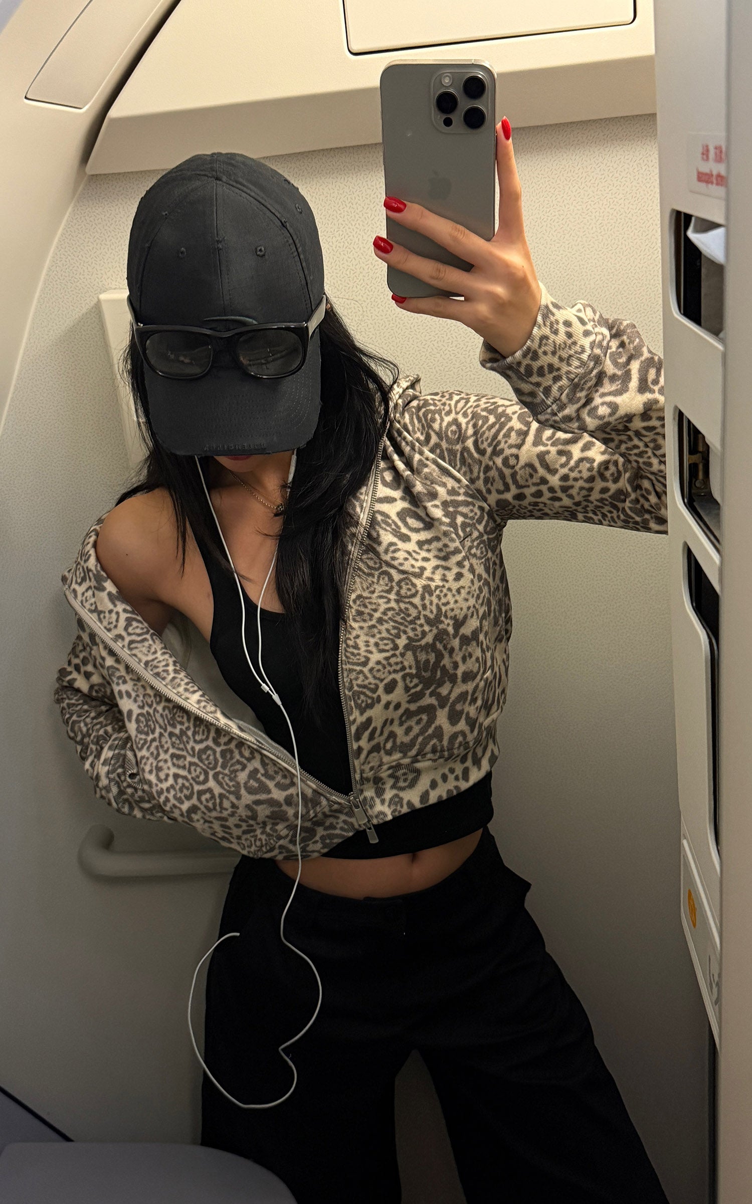 ROVENTE レオパード柄クロップドジップパーカー