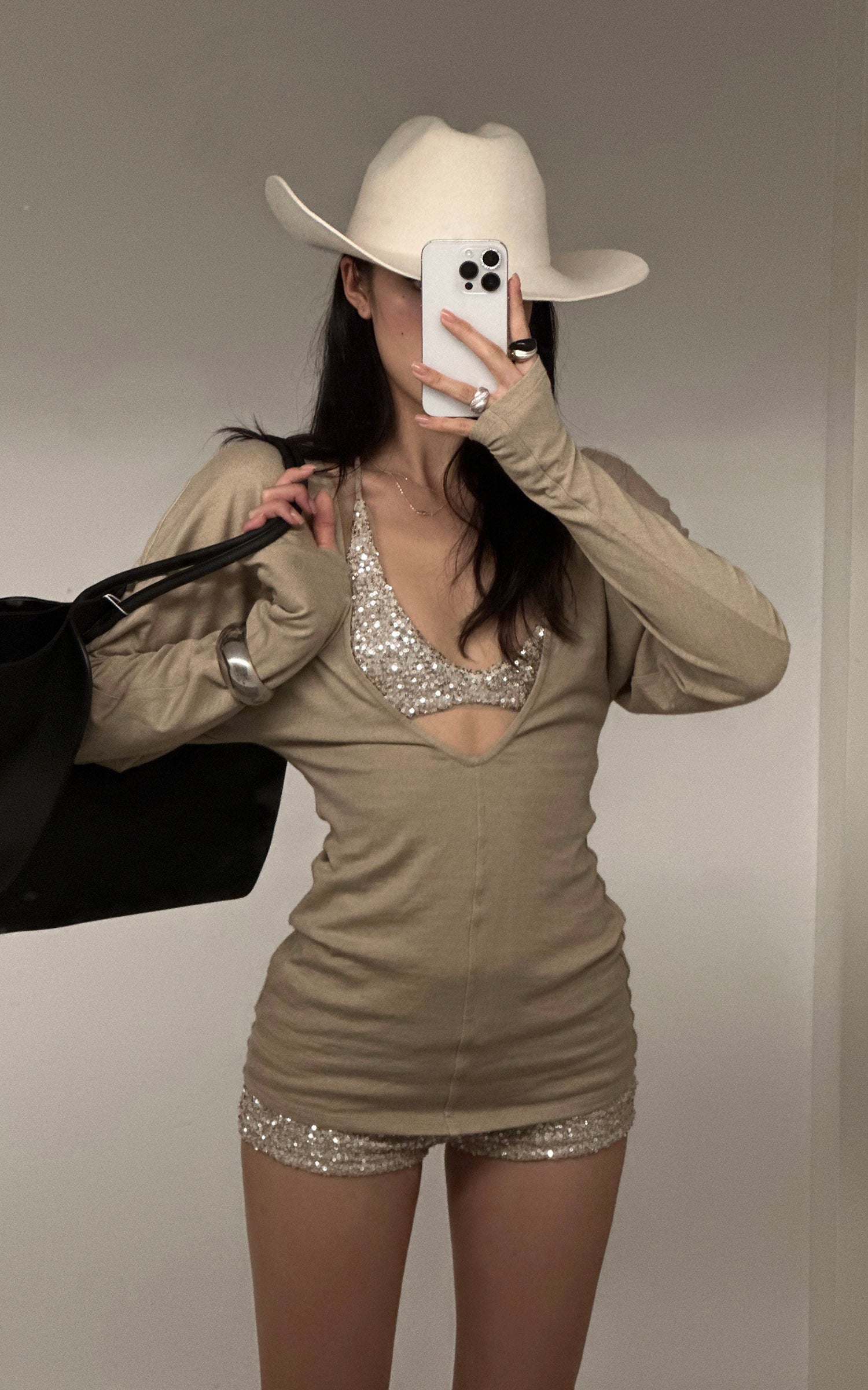 ROVENTE スパンコールブラ付きディープVニットトップ＆ショーツセット