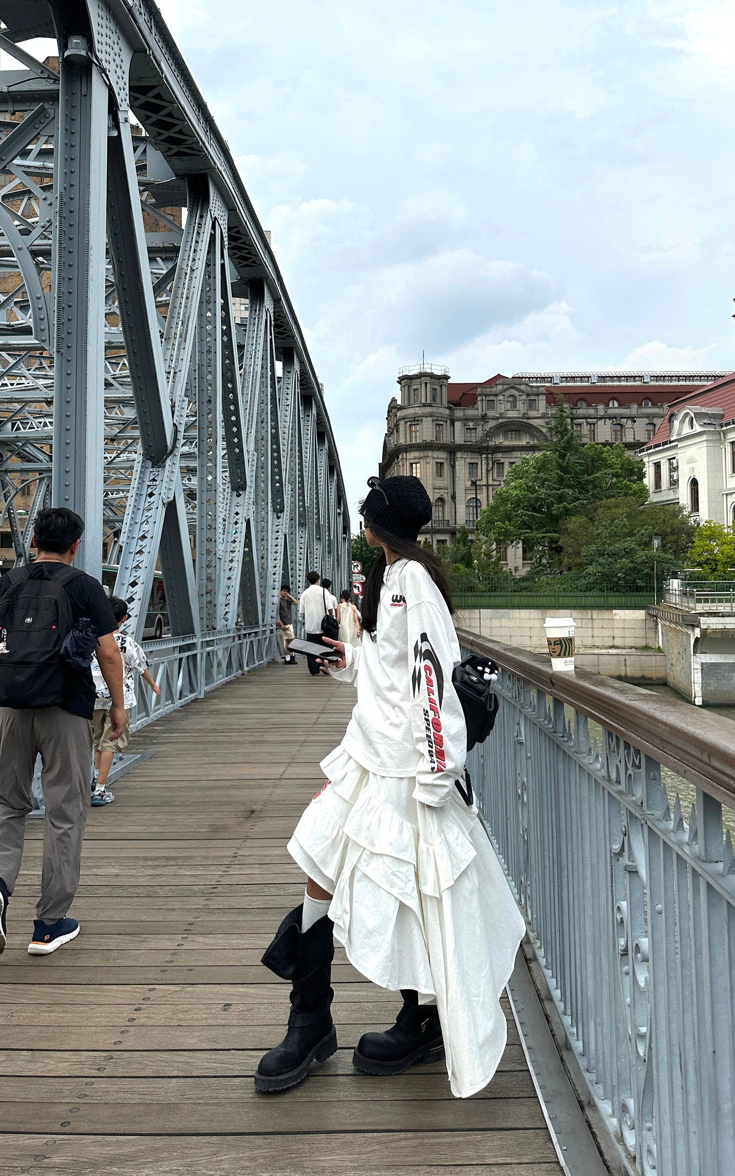 WARDEN EDGE フリル付きアシンメトリーレイヤードスカート