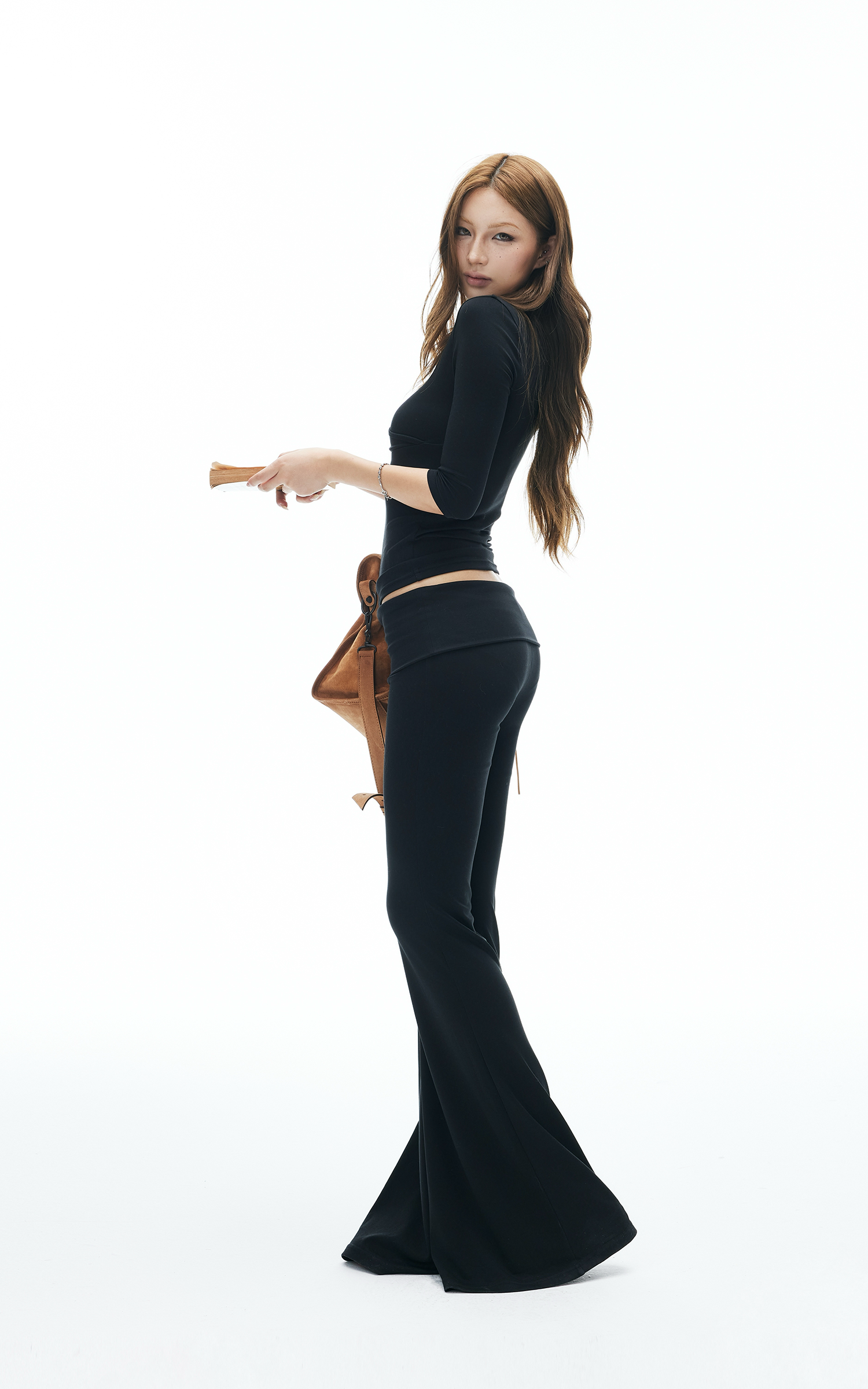 IAMXIAA VネックTシャツ &amp; フレアパンツセット