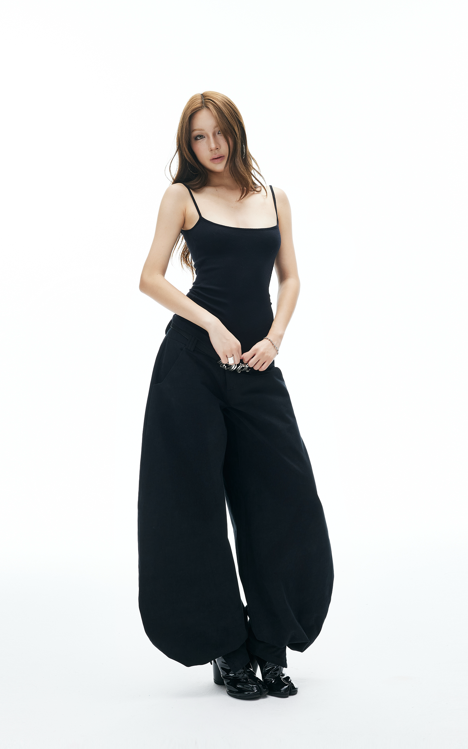 IAMXIAA リブ編みニット スパゲッティストラップ タンクトップ