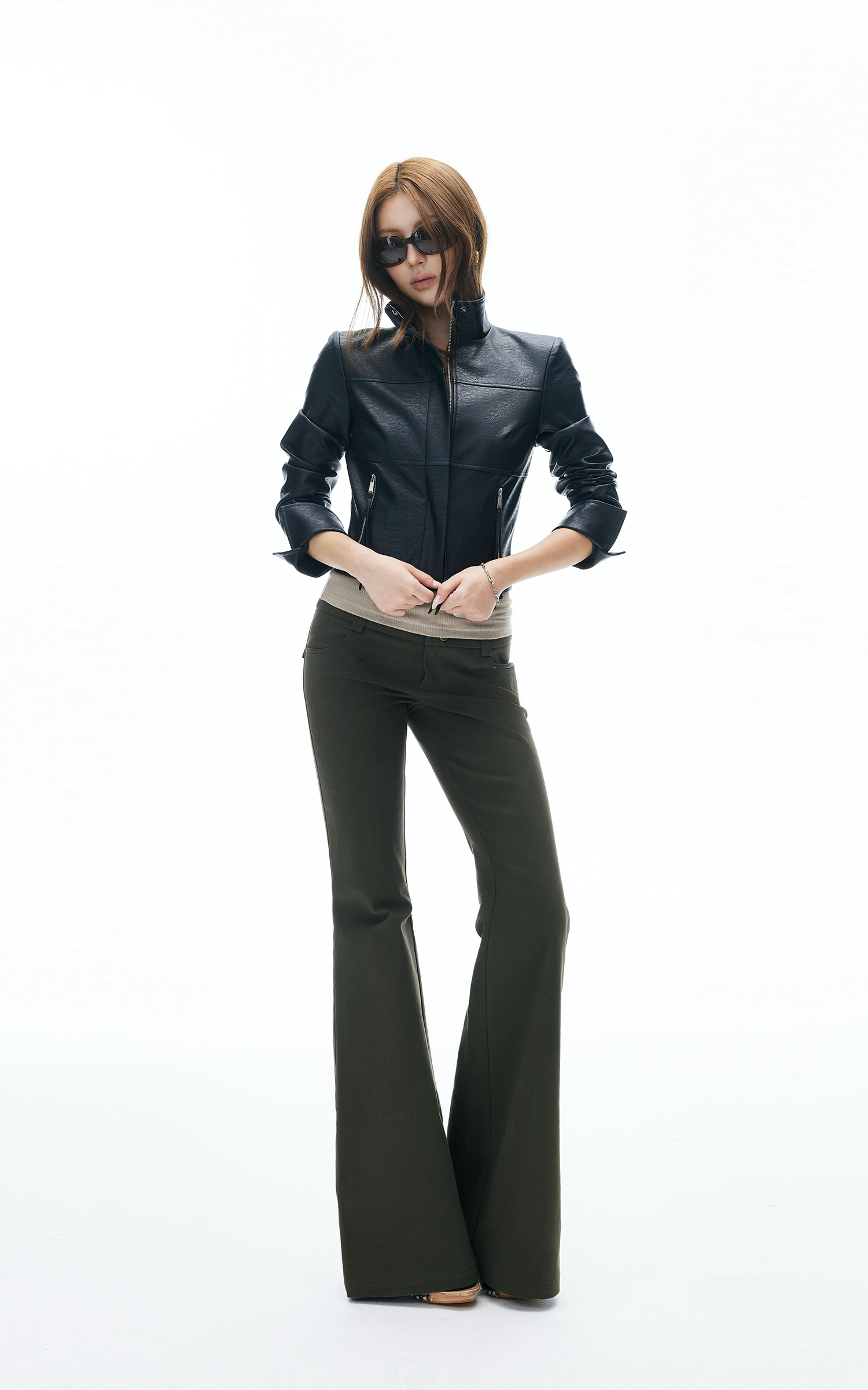 IAMXIAA ジップディテール付きクロップドフェイクレザージャケット