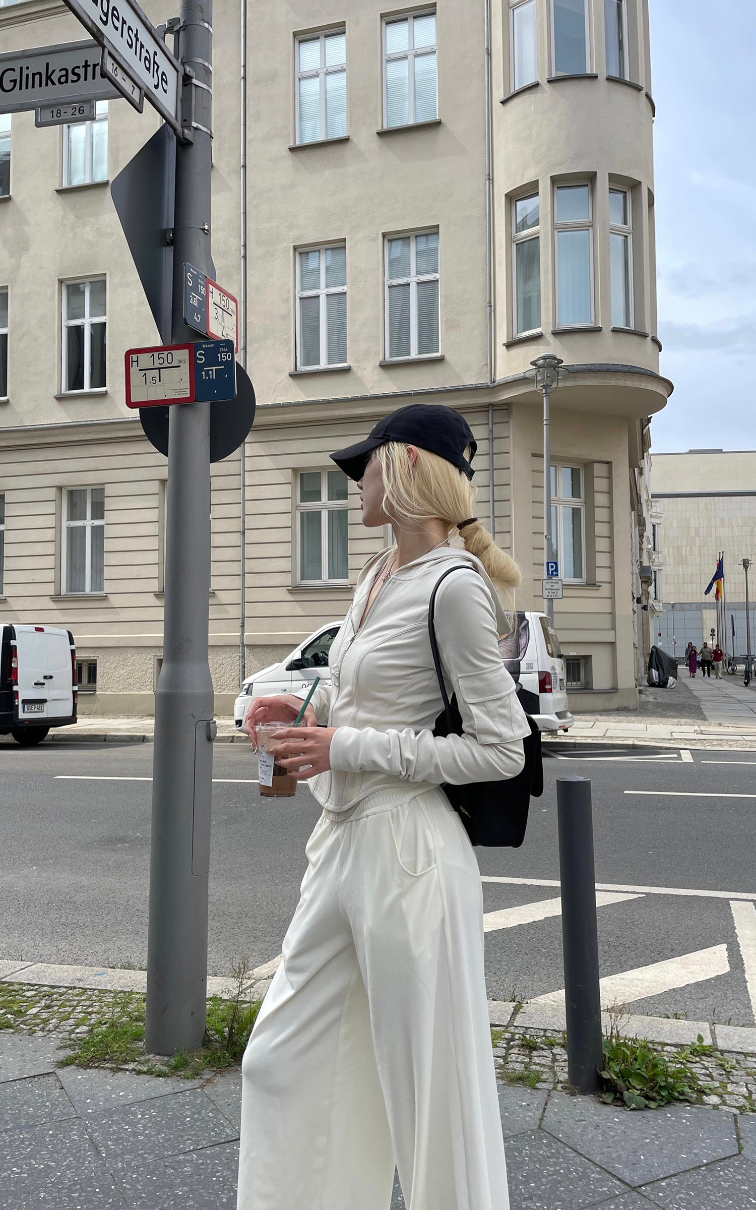 Rase le sol フィット感のあるフード付きジップジャケット