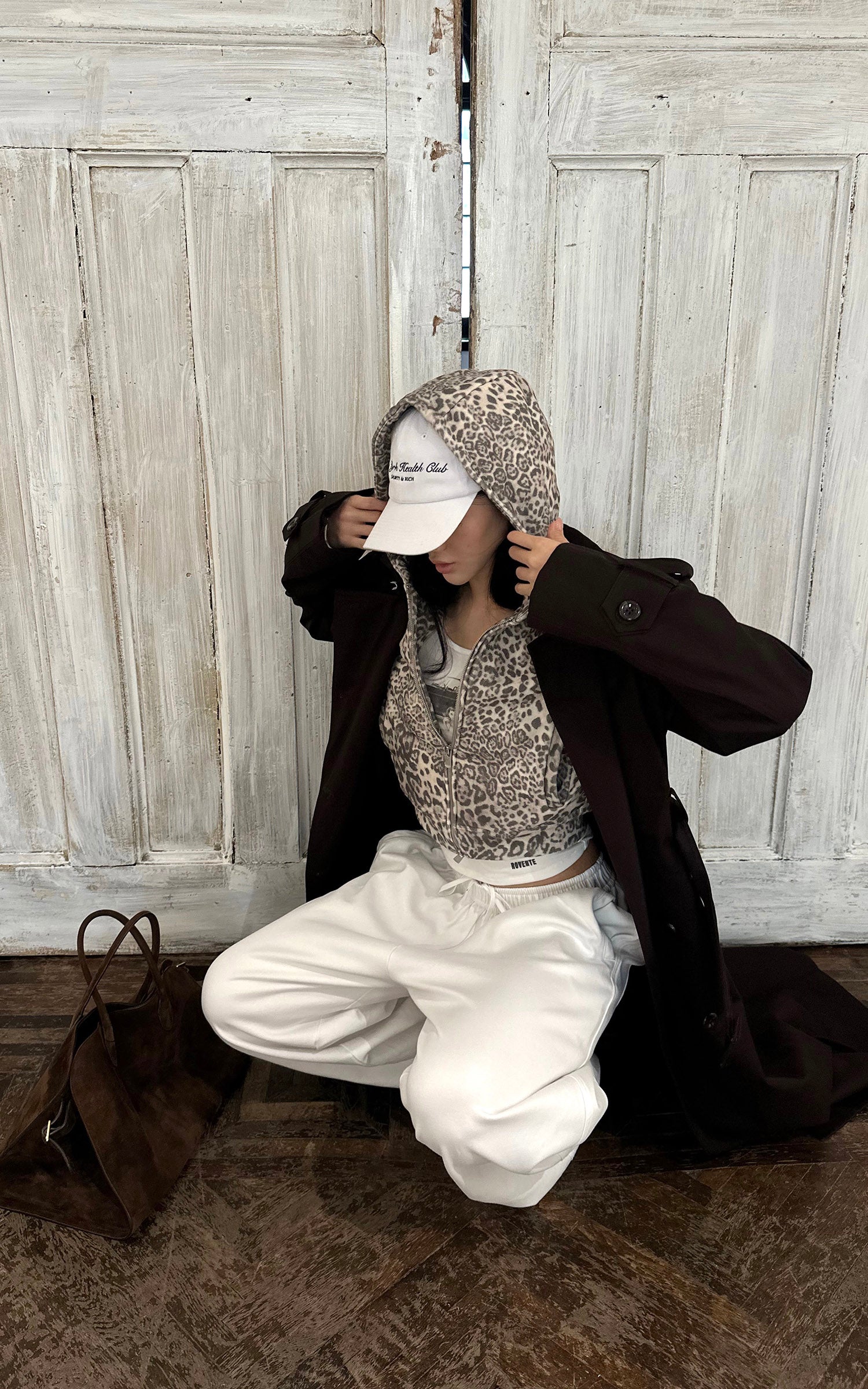 ROVENTE レオパード柄クロップドジップパーカー