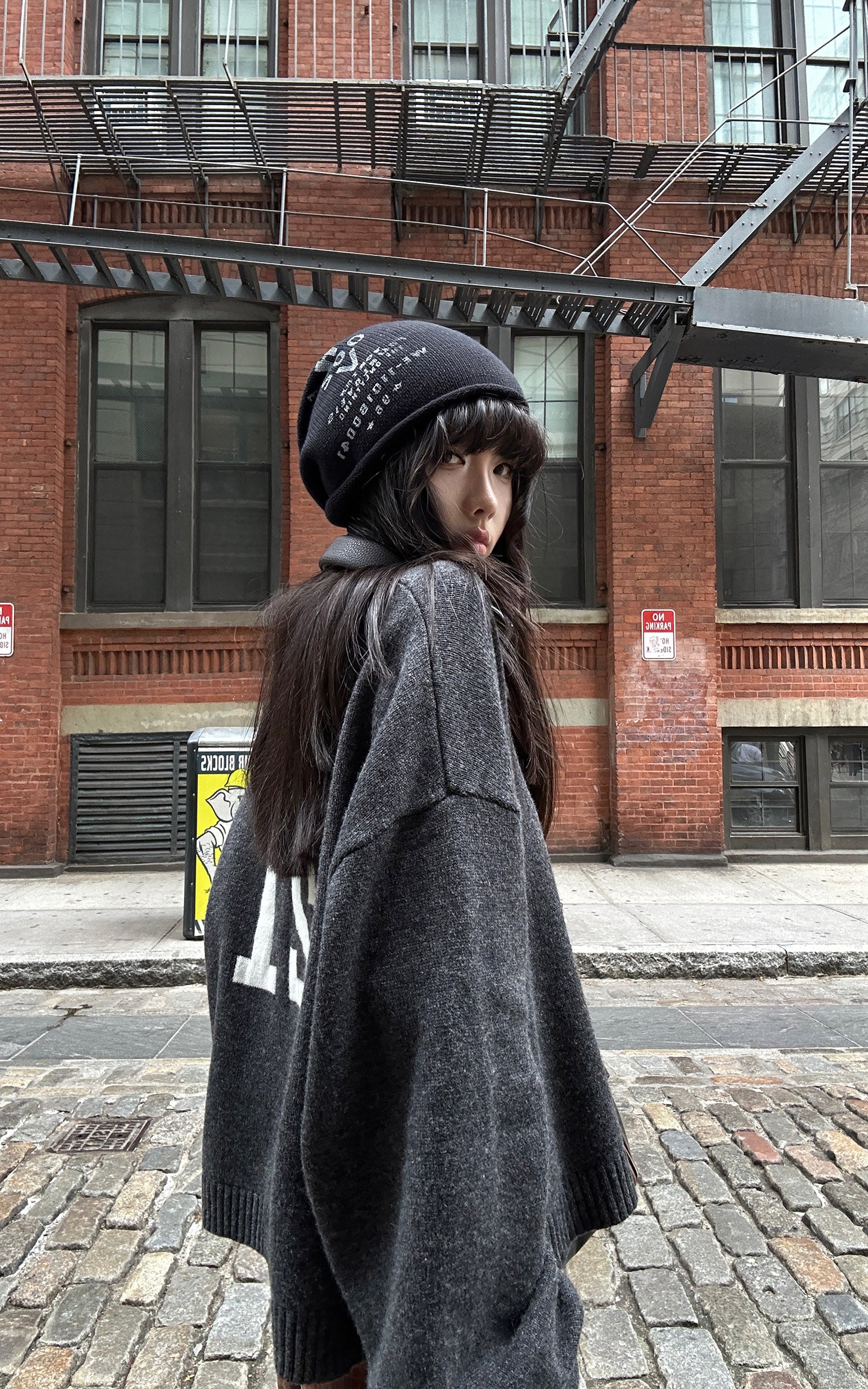 021 ニットセーター＆グラフィックビーニーセット