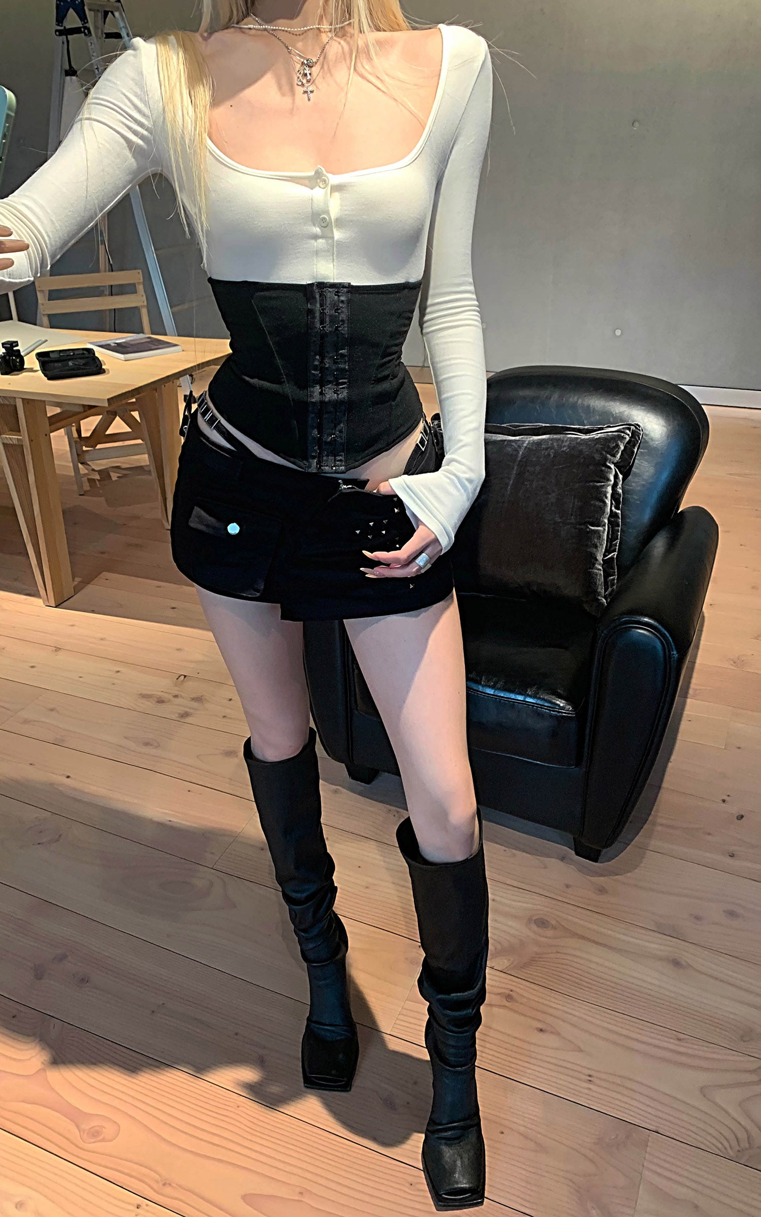 Rase le sol スタッズ付きアシンメトリーミニスカート