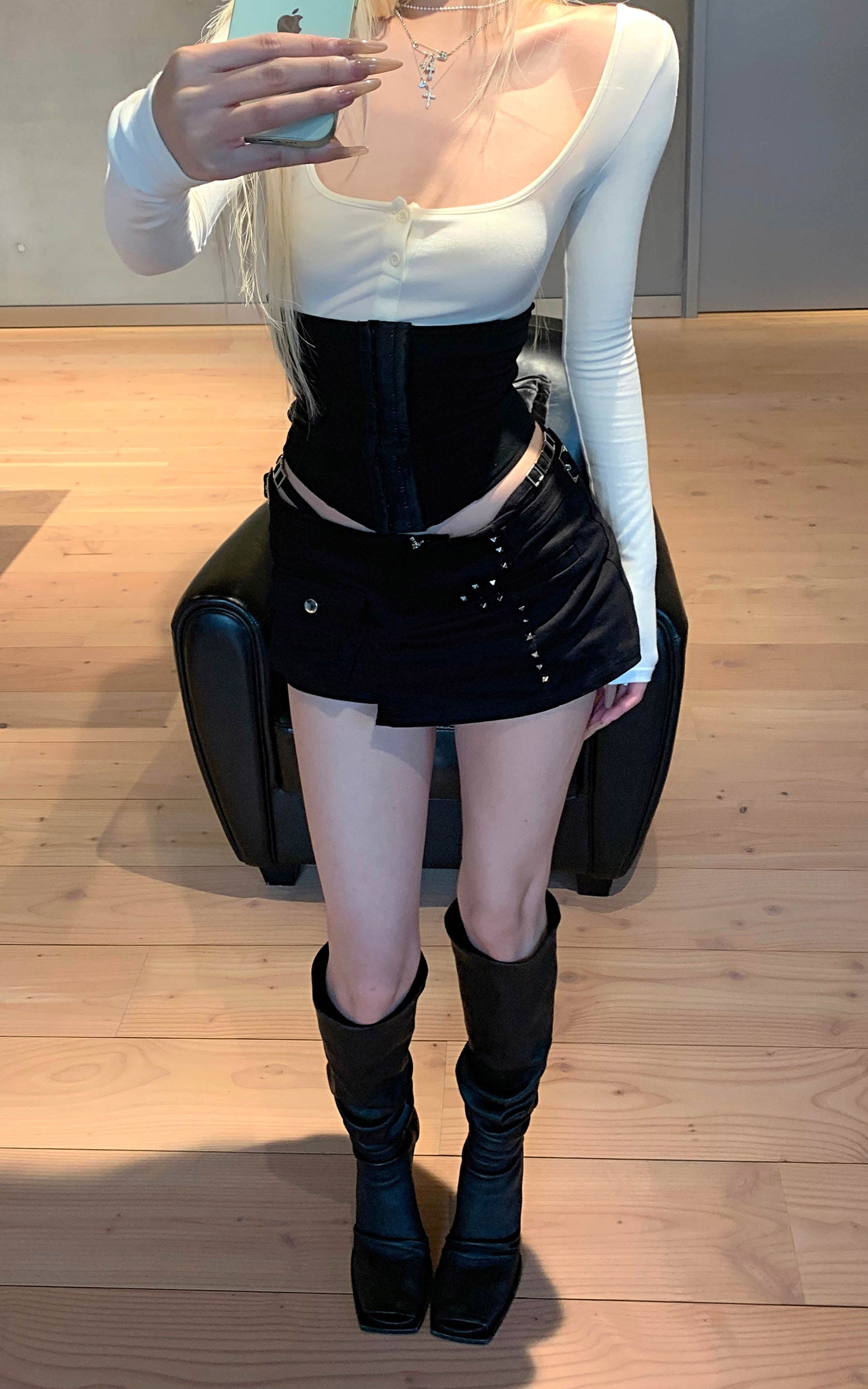 Rase le sol スタッズ付きアシンメトリーミニスカート