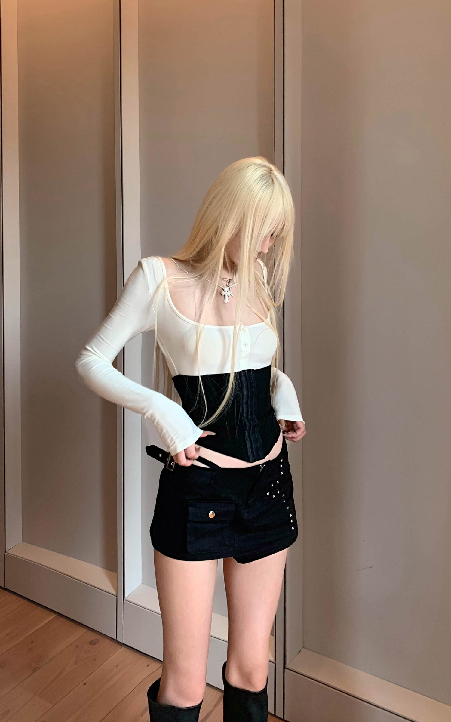 Rase le sol スタッズ付きアシンメトリーミニスカート