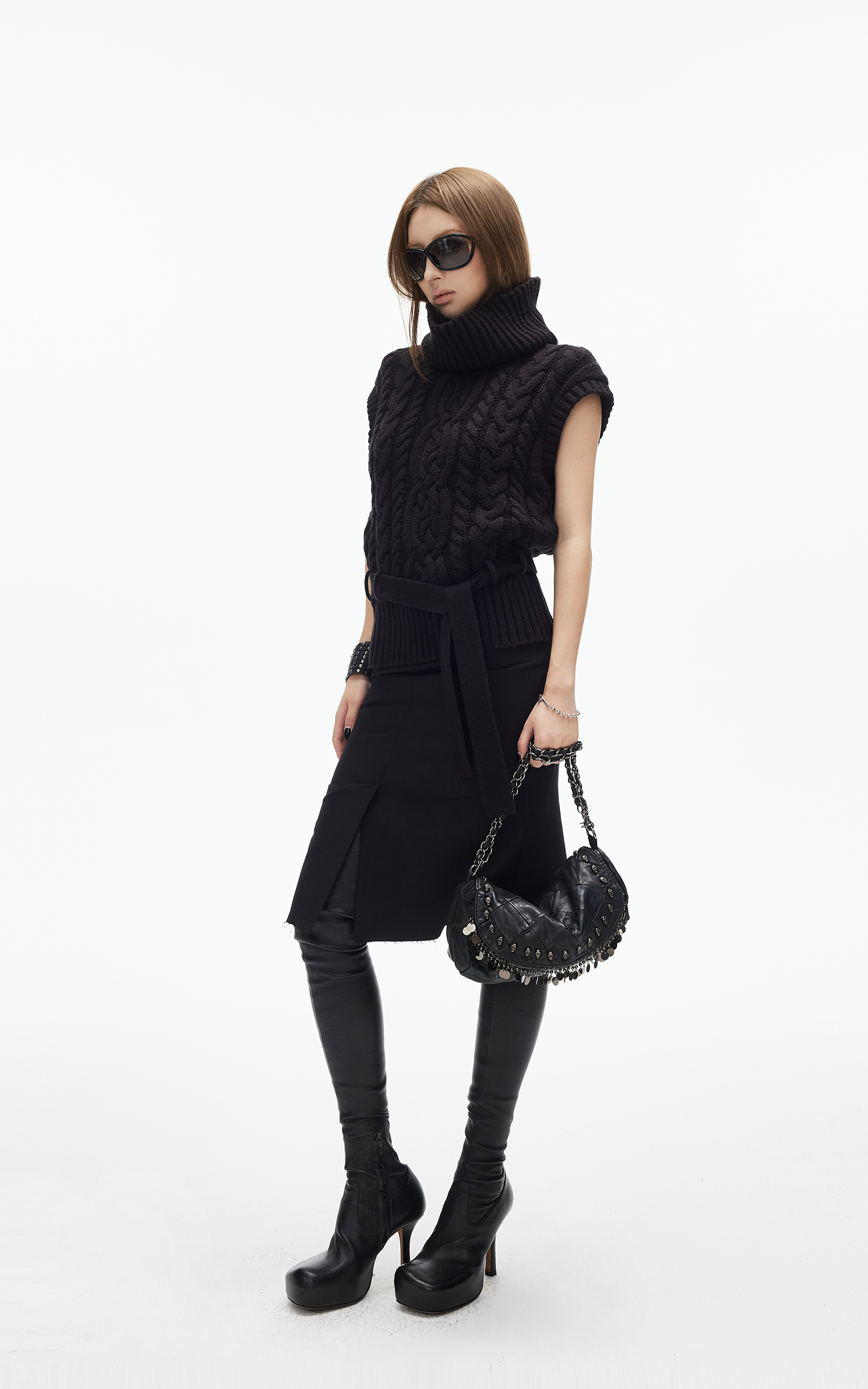 IAMXIAA ウエストタイ付きケーブルニットタートルネックベスト