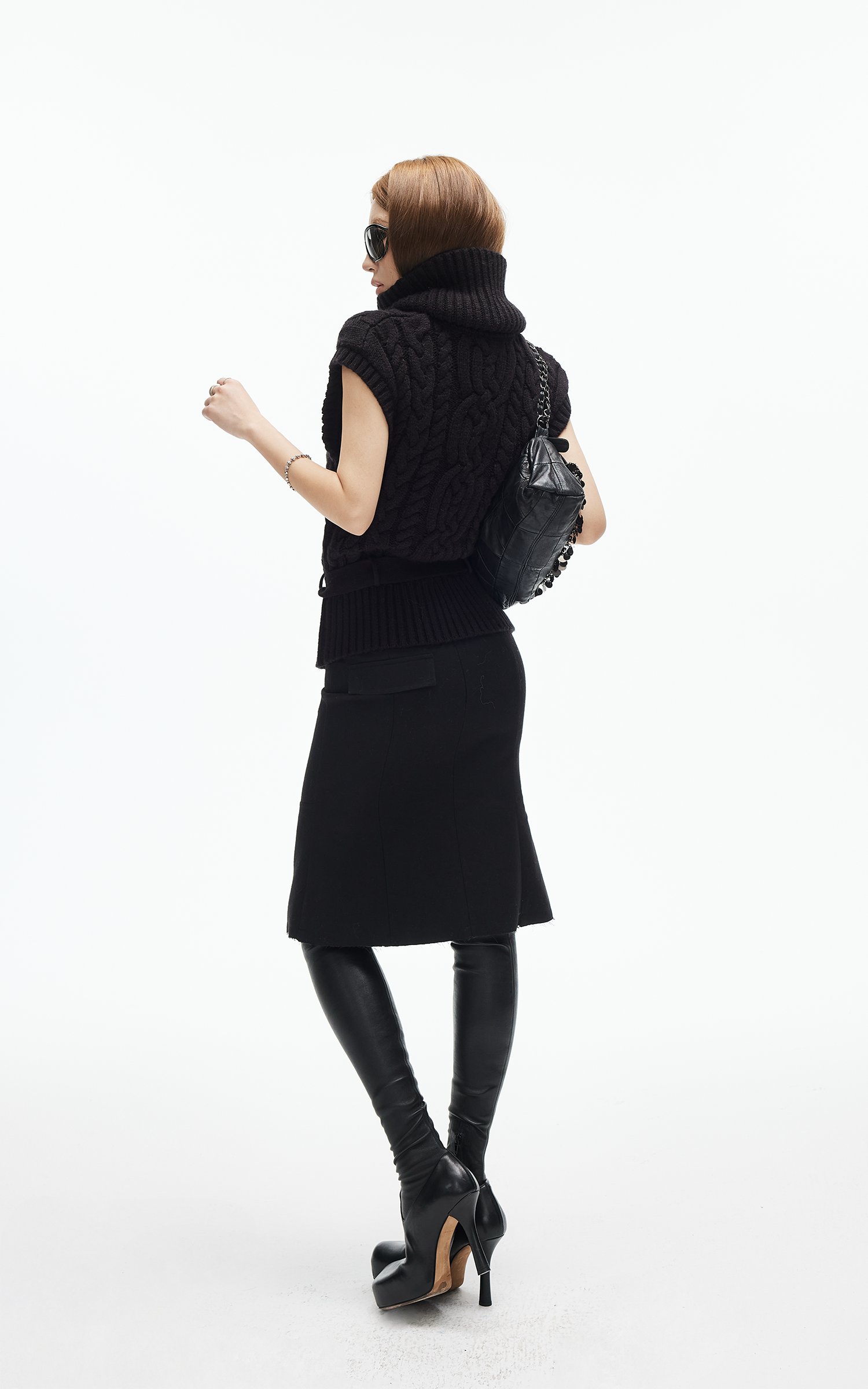 IAMXIAA ウエストタイ付きケーブルニットタートルネックベスト