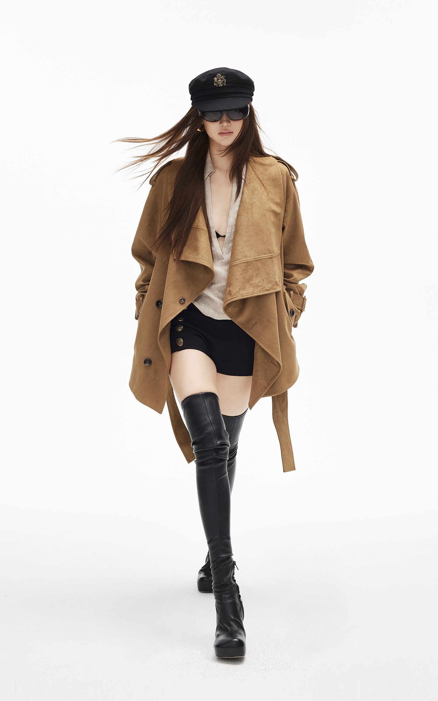 IAMXIAA リラックスフィット＆ベルト付きバックのディープVネックリネンシャツ