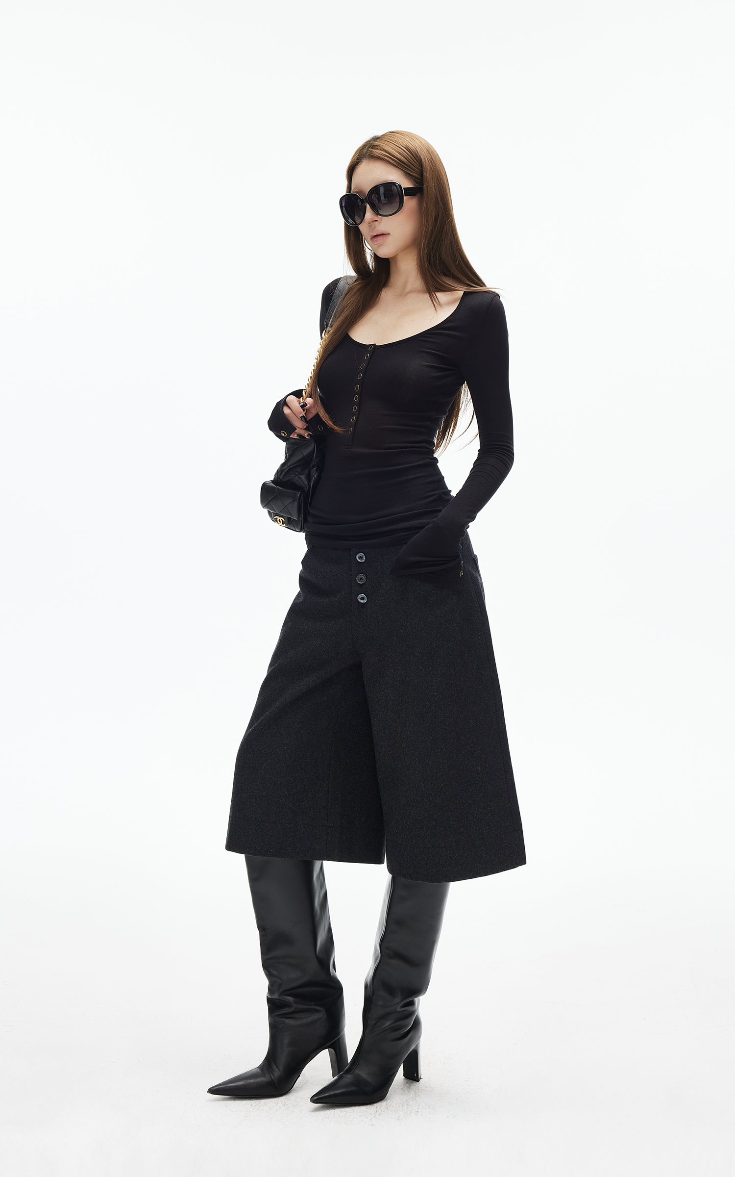 IAMXIAA ハトメディテール フィットニットトップ