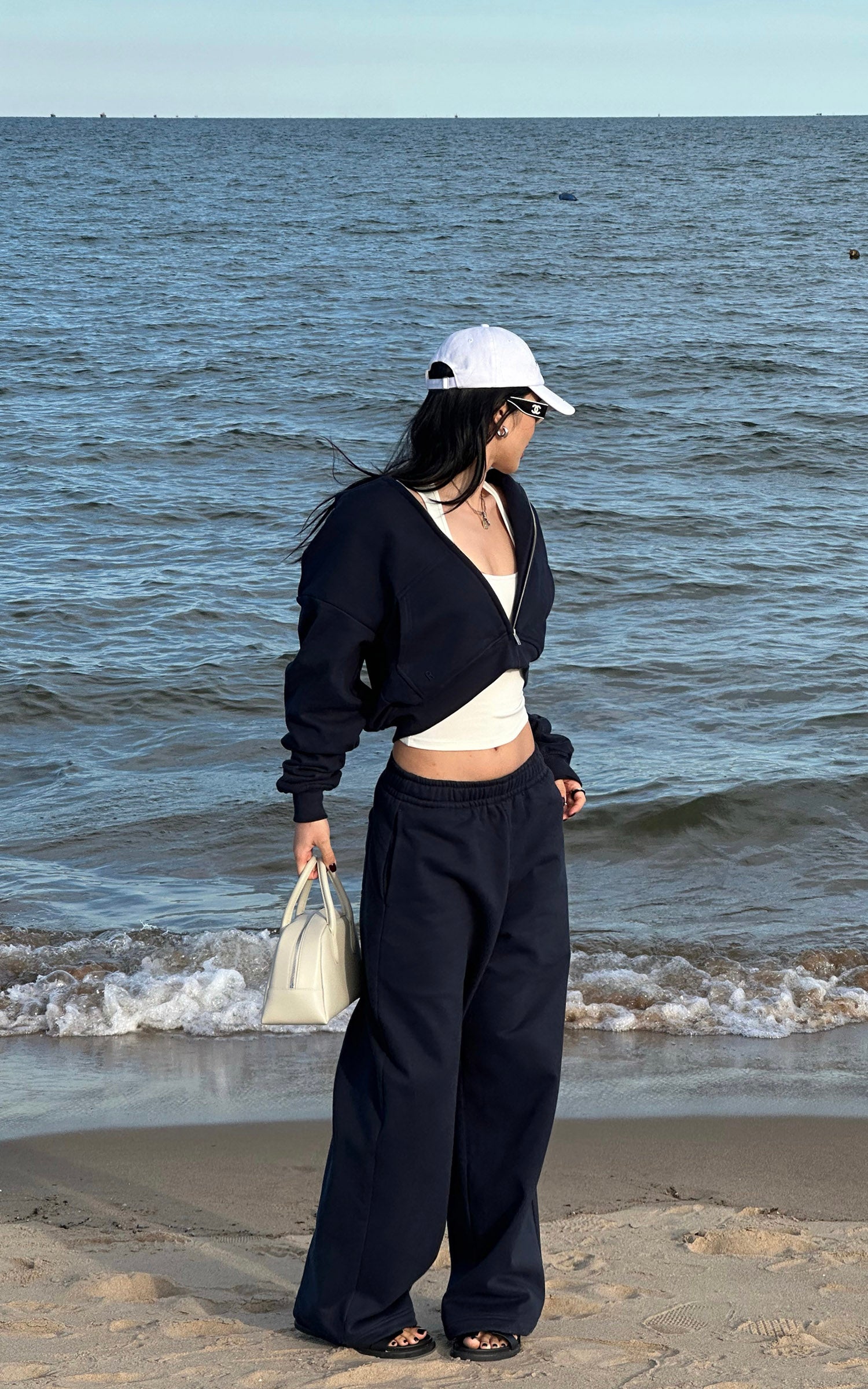 ROVENTE フリースジップフーディ &amp; ワイドレッグパンツセット