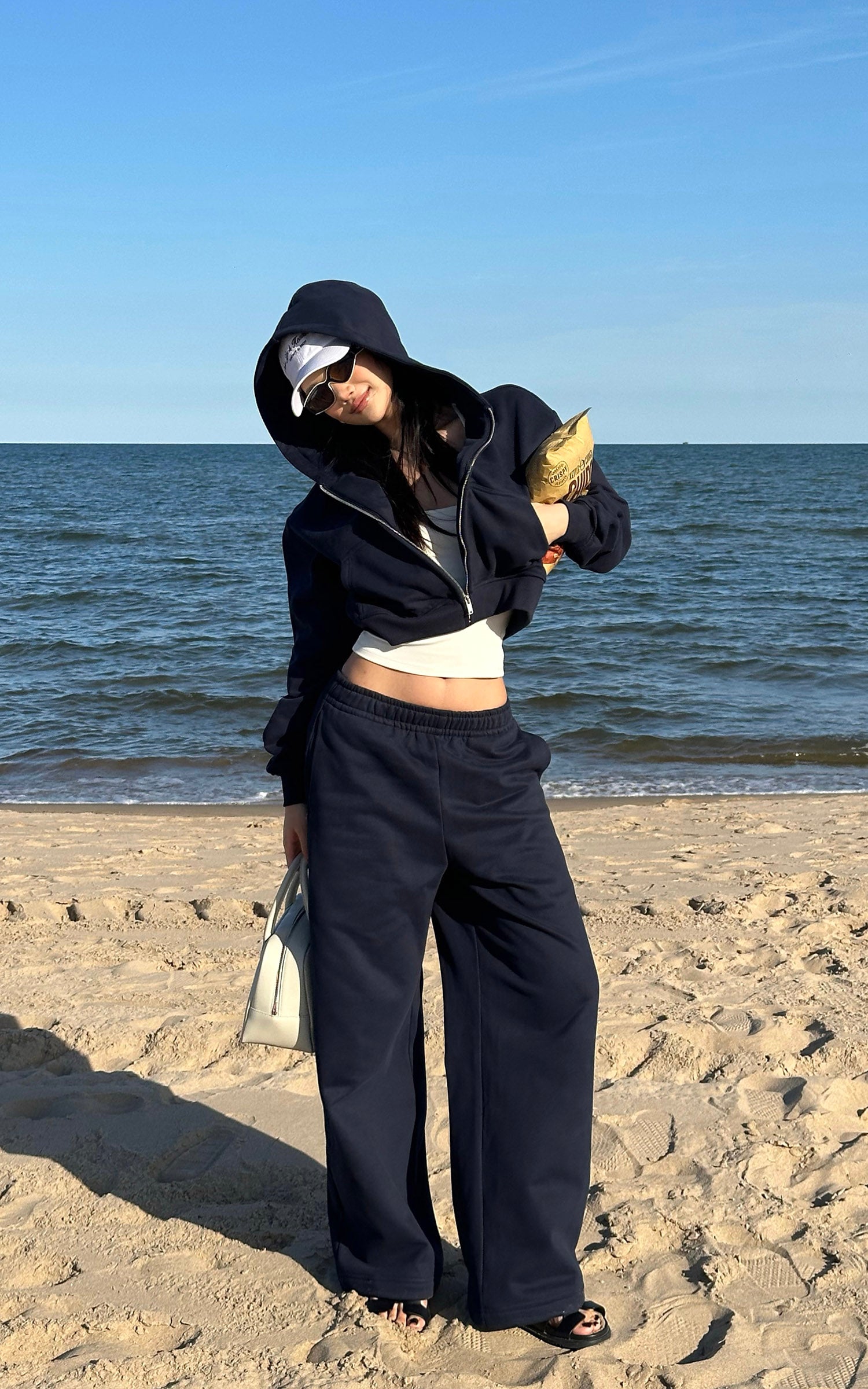 ROVENTE フリースジップフーディ &amp; ワイドレッグパンツセット