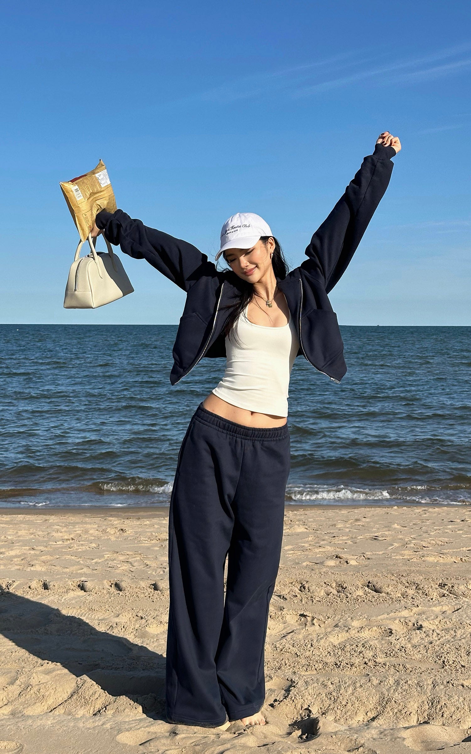 ROVENTE フリースジップフーディ &amp; ワイドレッグパンツセット