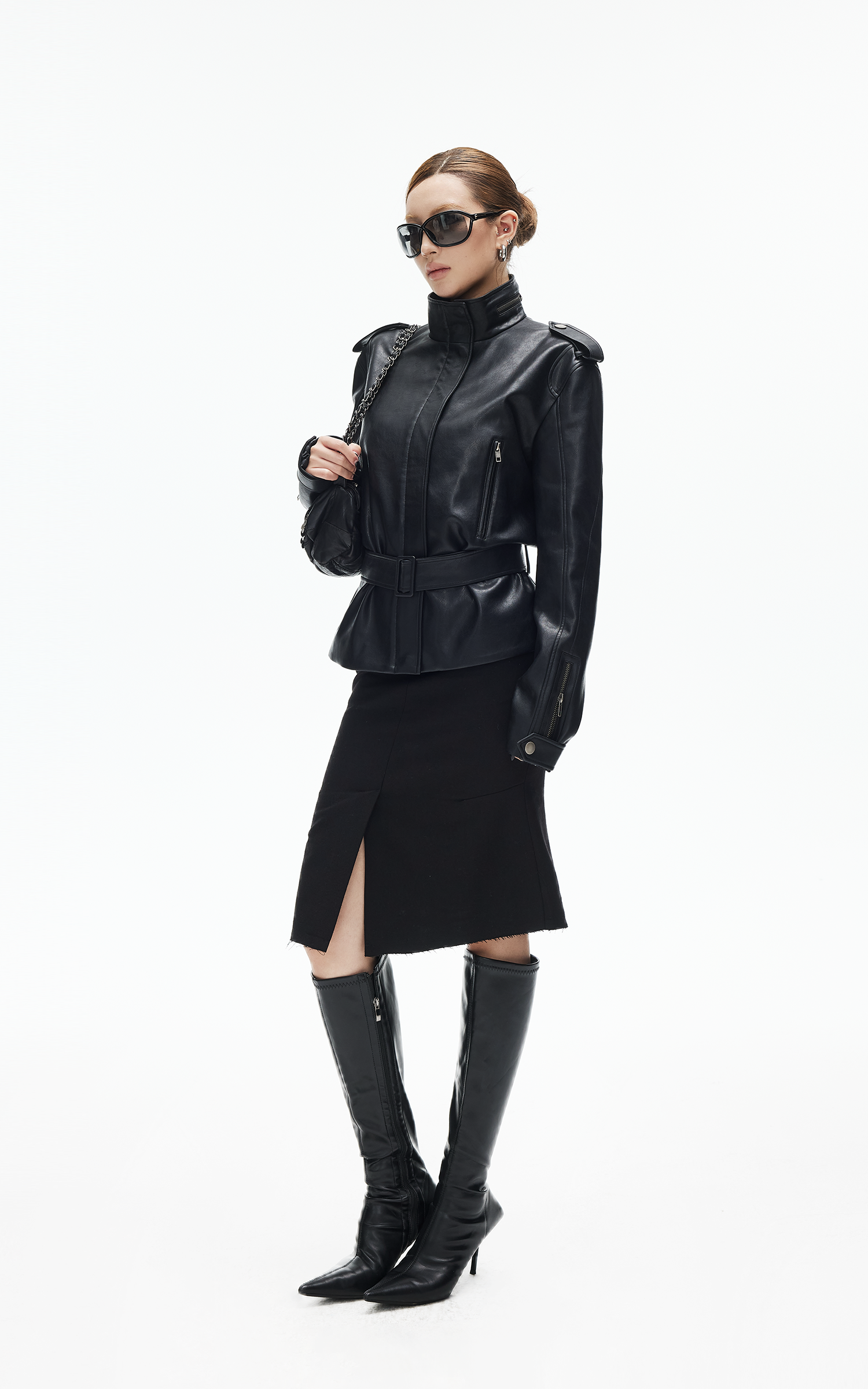 IAMXIAA ベルト付きハイネックフェイクレザージャケット