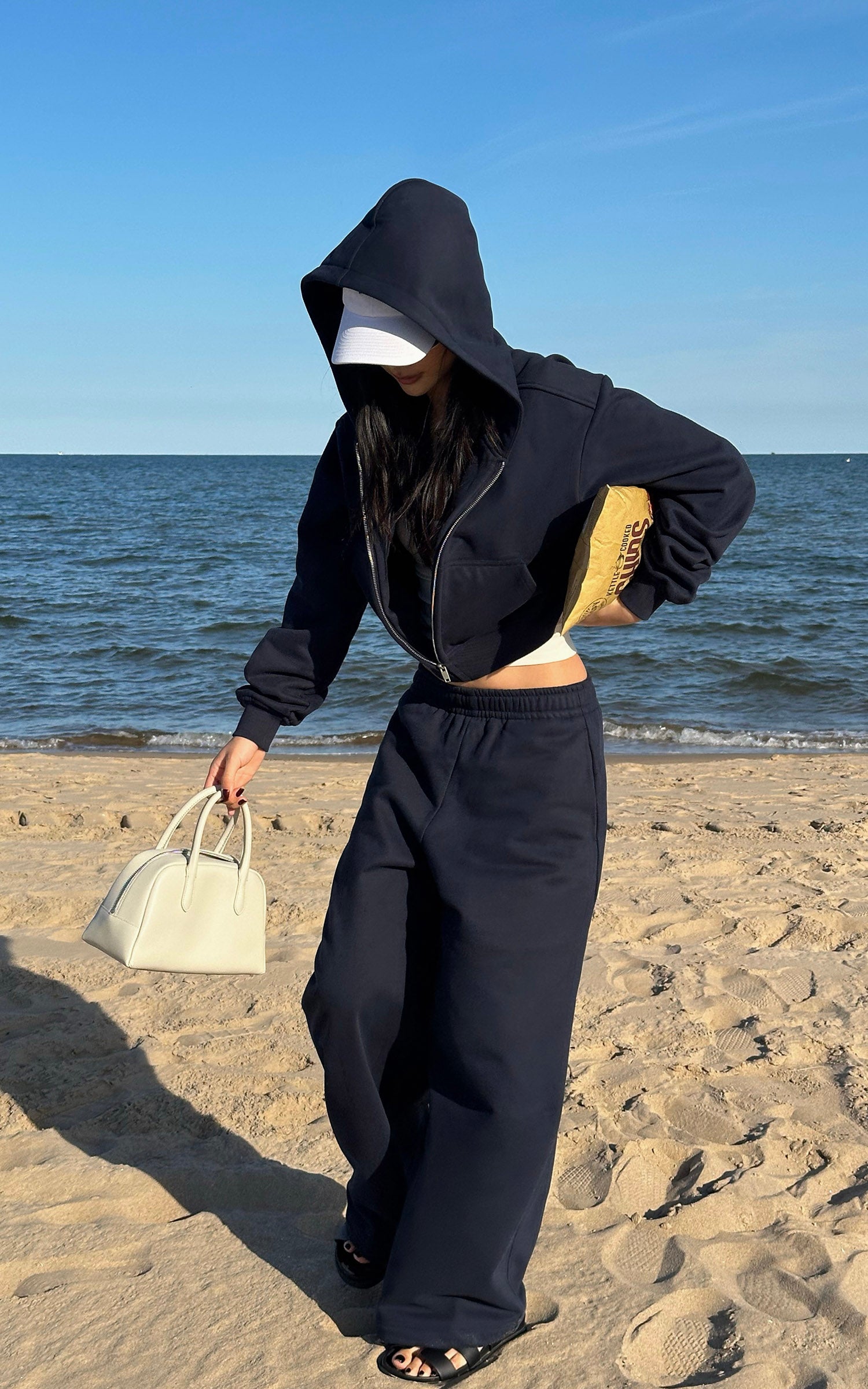 ROVENTE フリースジップフーディ &amp; ワイドレッグパンツセット