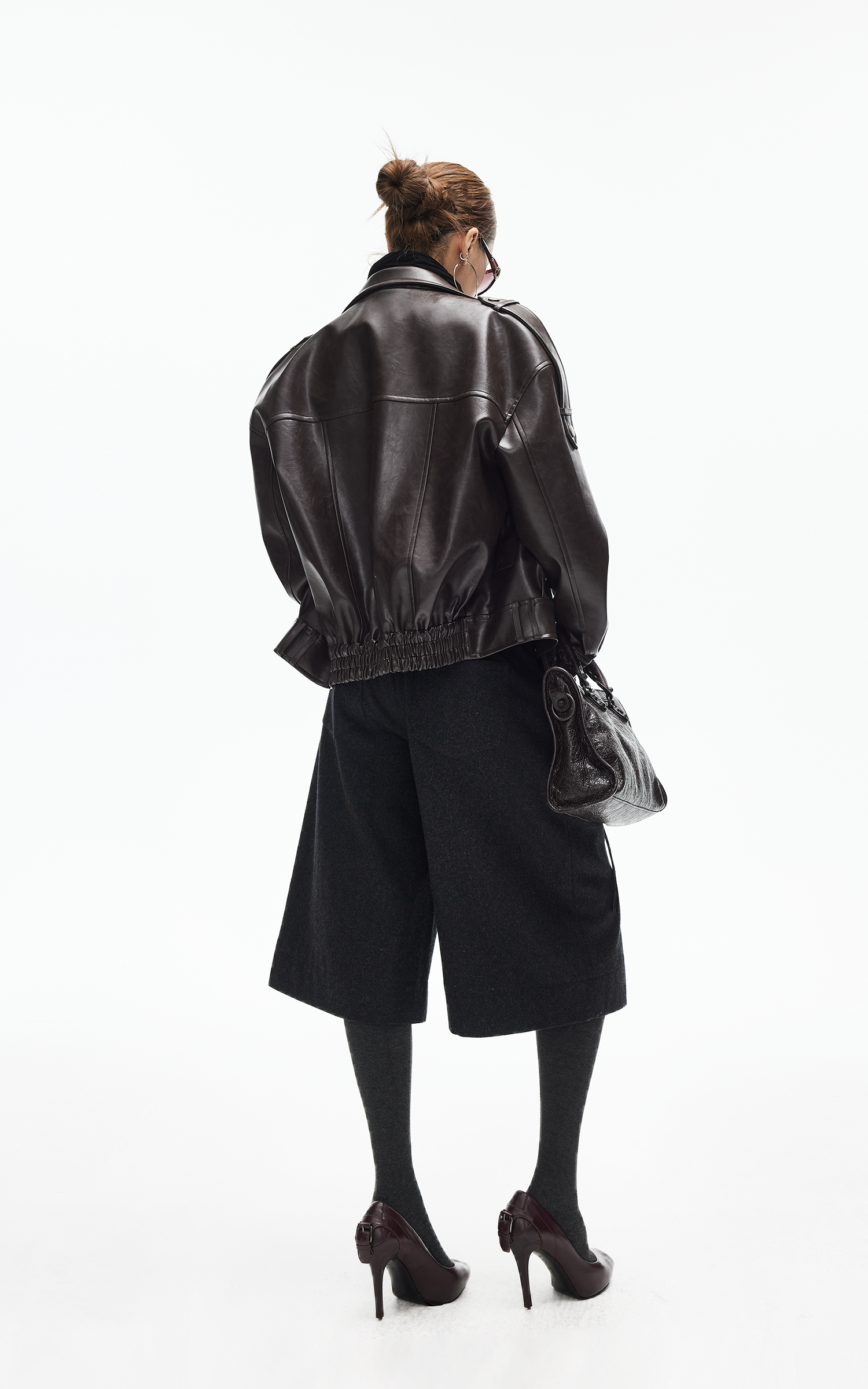 IAMXIAA ウール混ワイドキュロットパンツ