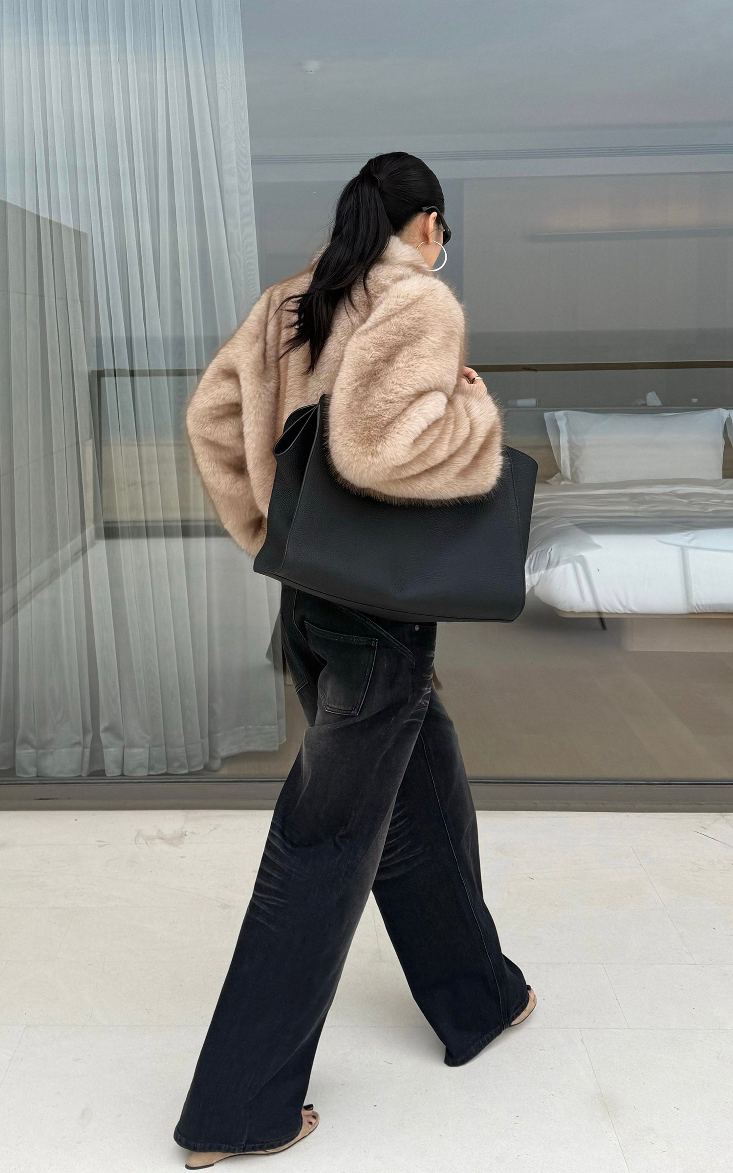 ROVENTE ウォッシュドブラックワイドレッグデニムパンツ