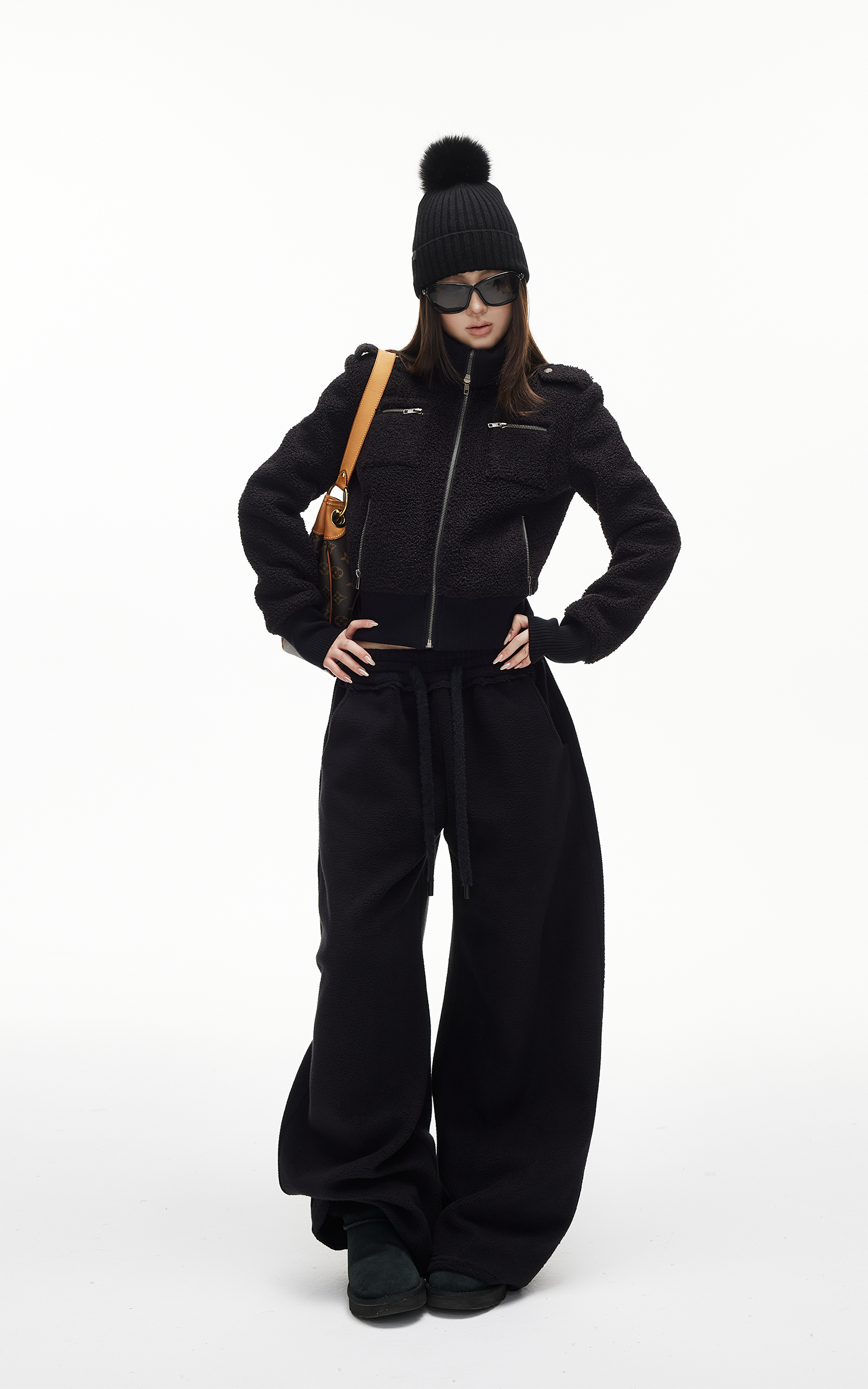 IAMXIAA ハイネックとポケットディテール付きテディフリースジップアップジャケット