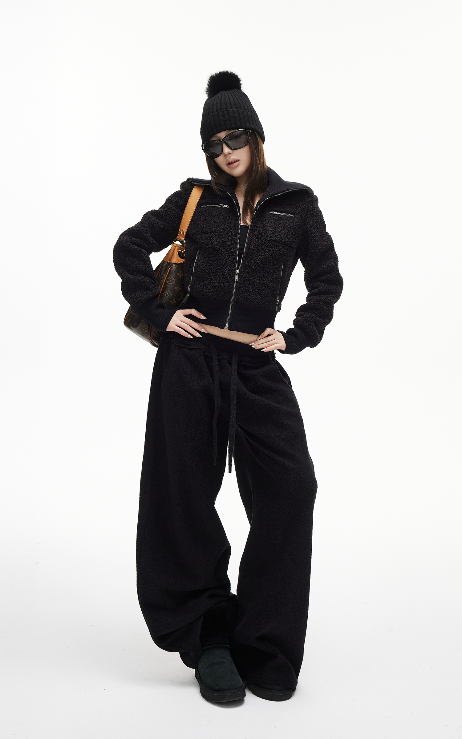 IAMXIAA ハイネックとポケットディテール付きテディフリースジップアップジャケット