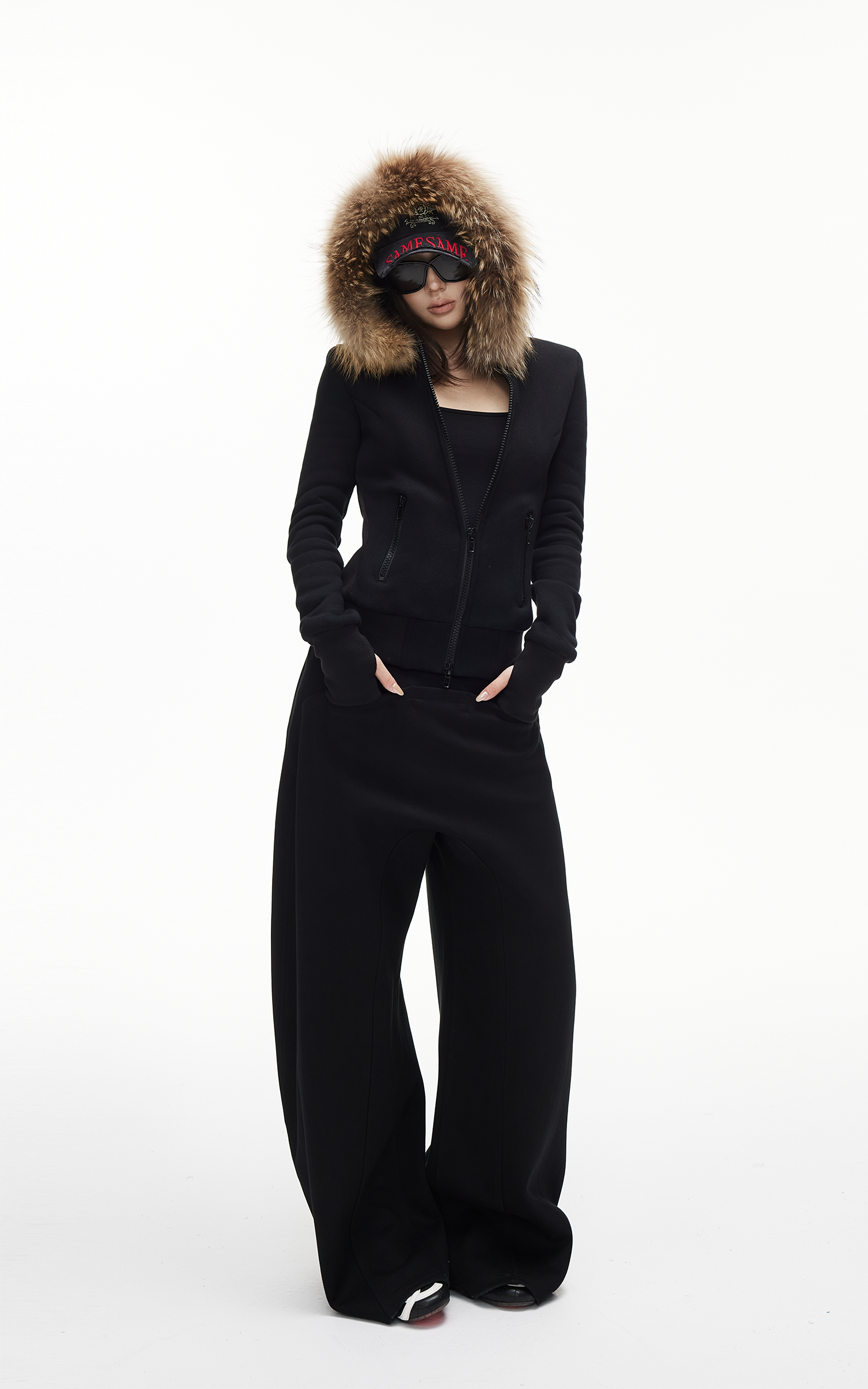 IAMXIAA フィンラクーンファーフード付きジップアップジャケット