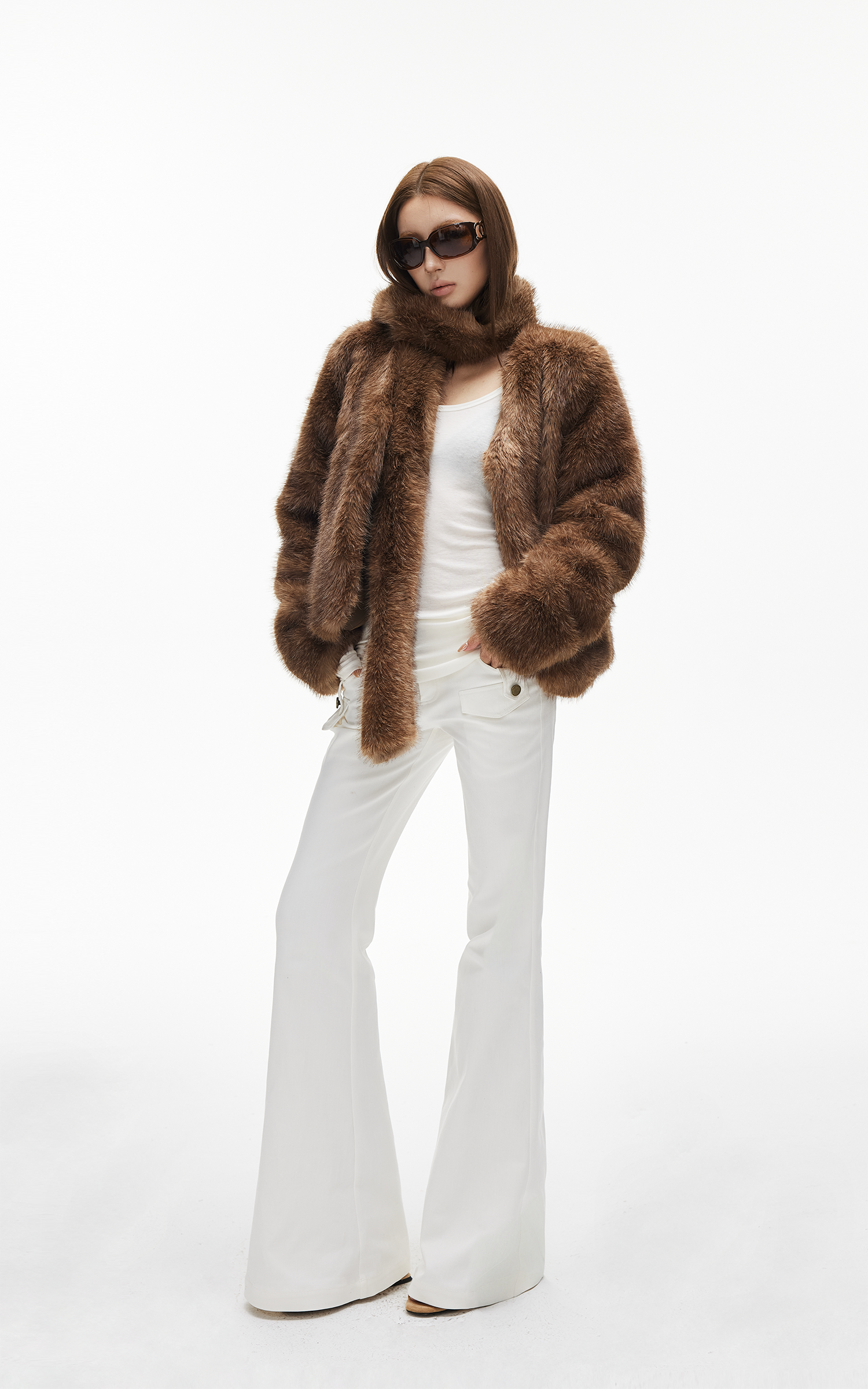 IAMXIAA フェイクファー付きショートジャケット 女性用 冬のプラッシュコート