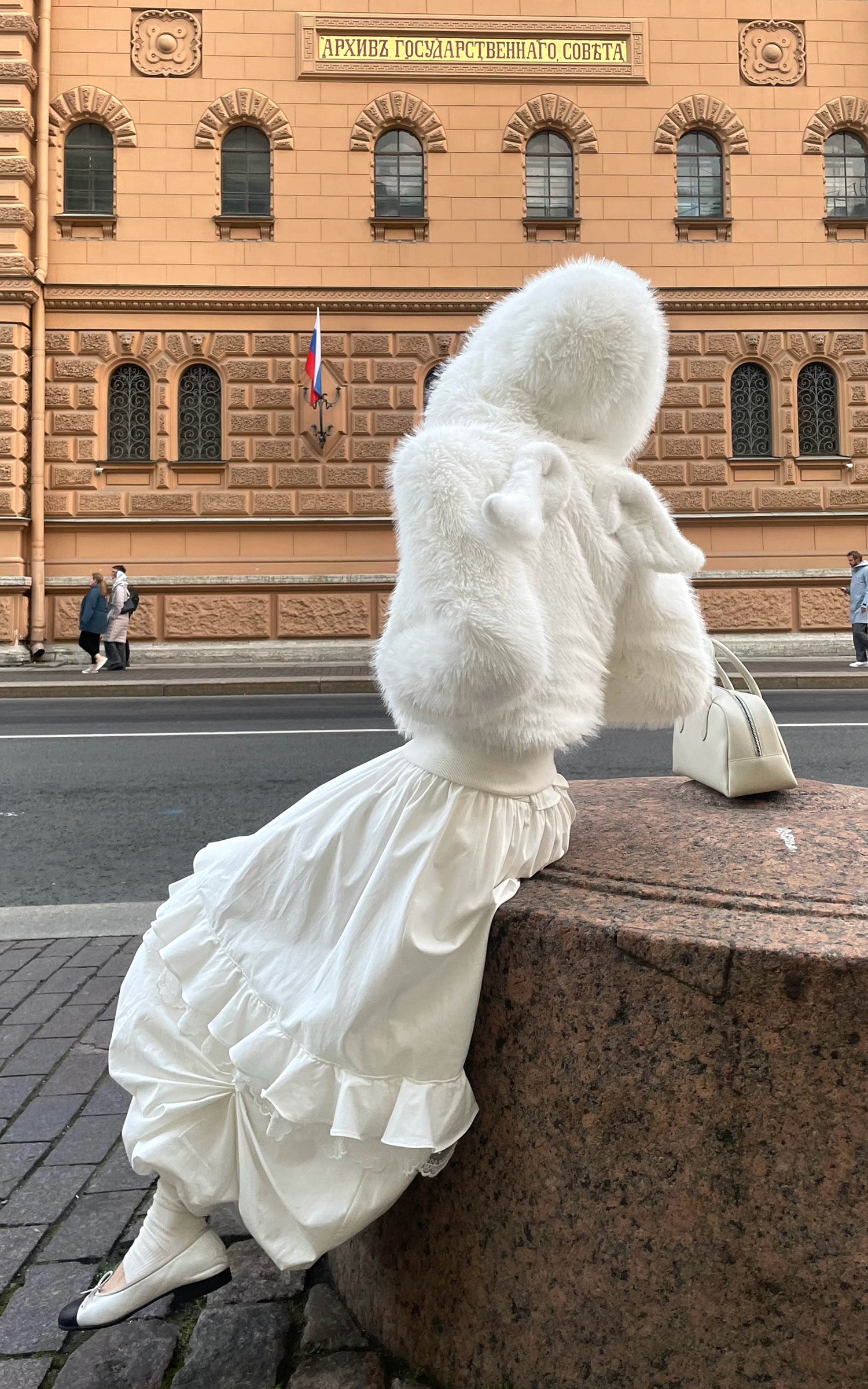 Rase le sol エンジェルウィングフェイクファー フーディジャケット