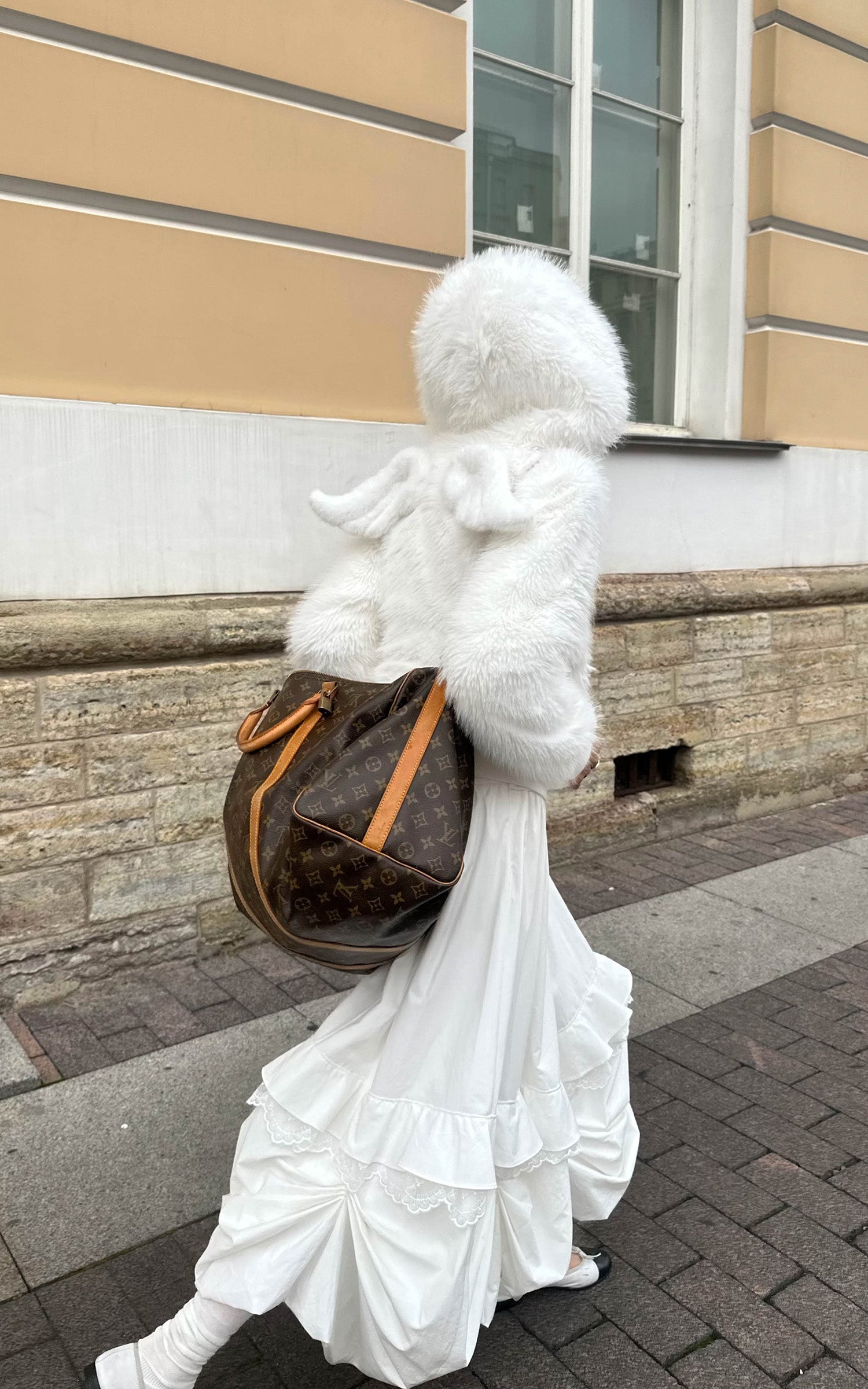 Rase le sol レーストリムとティアードドレーピングのあるギャザードパフスカート