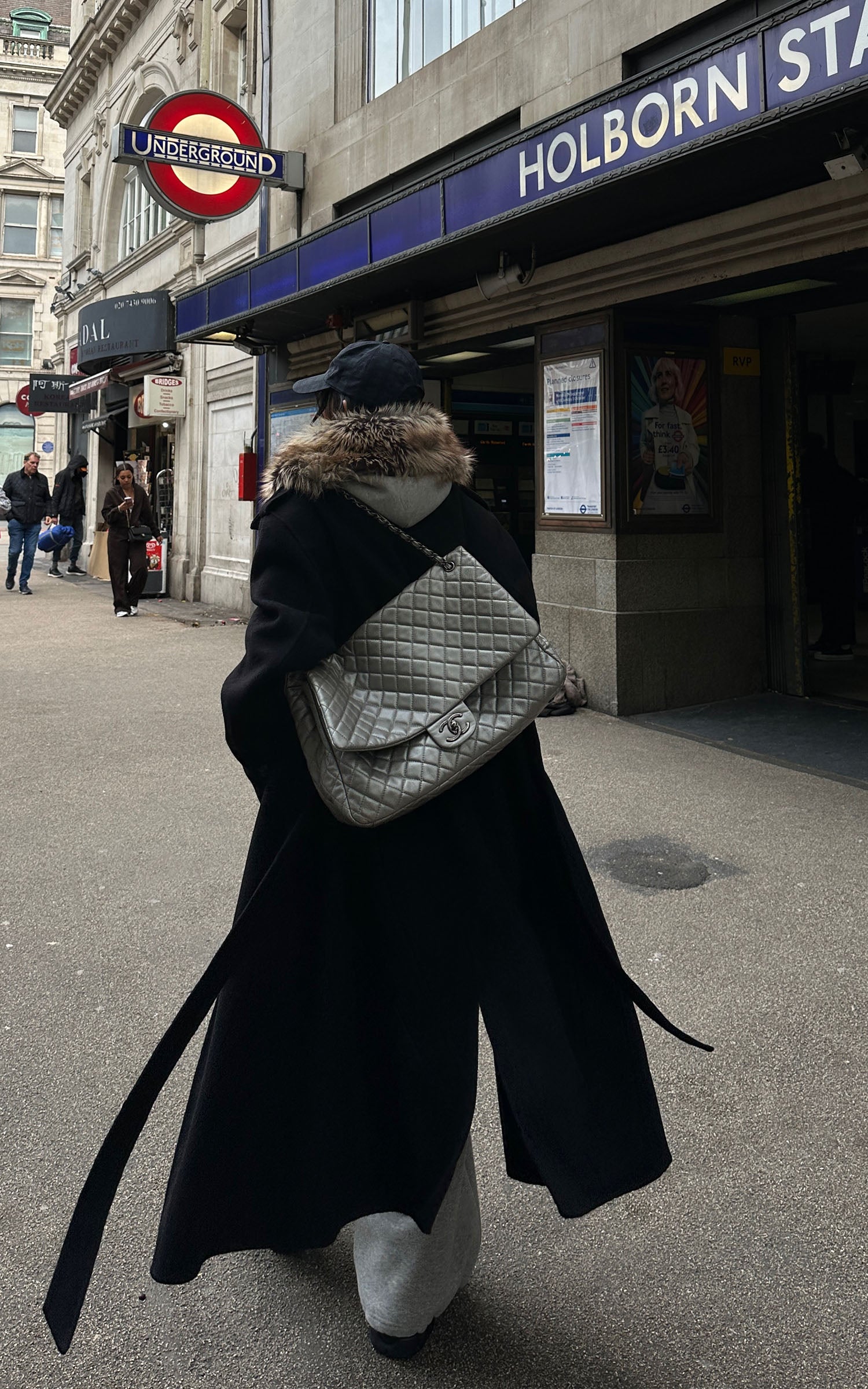 WARDEN EDGE フェイクファー フード付き クロップド フーディ