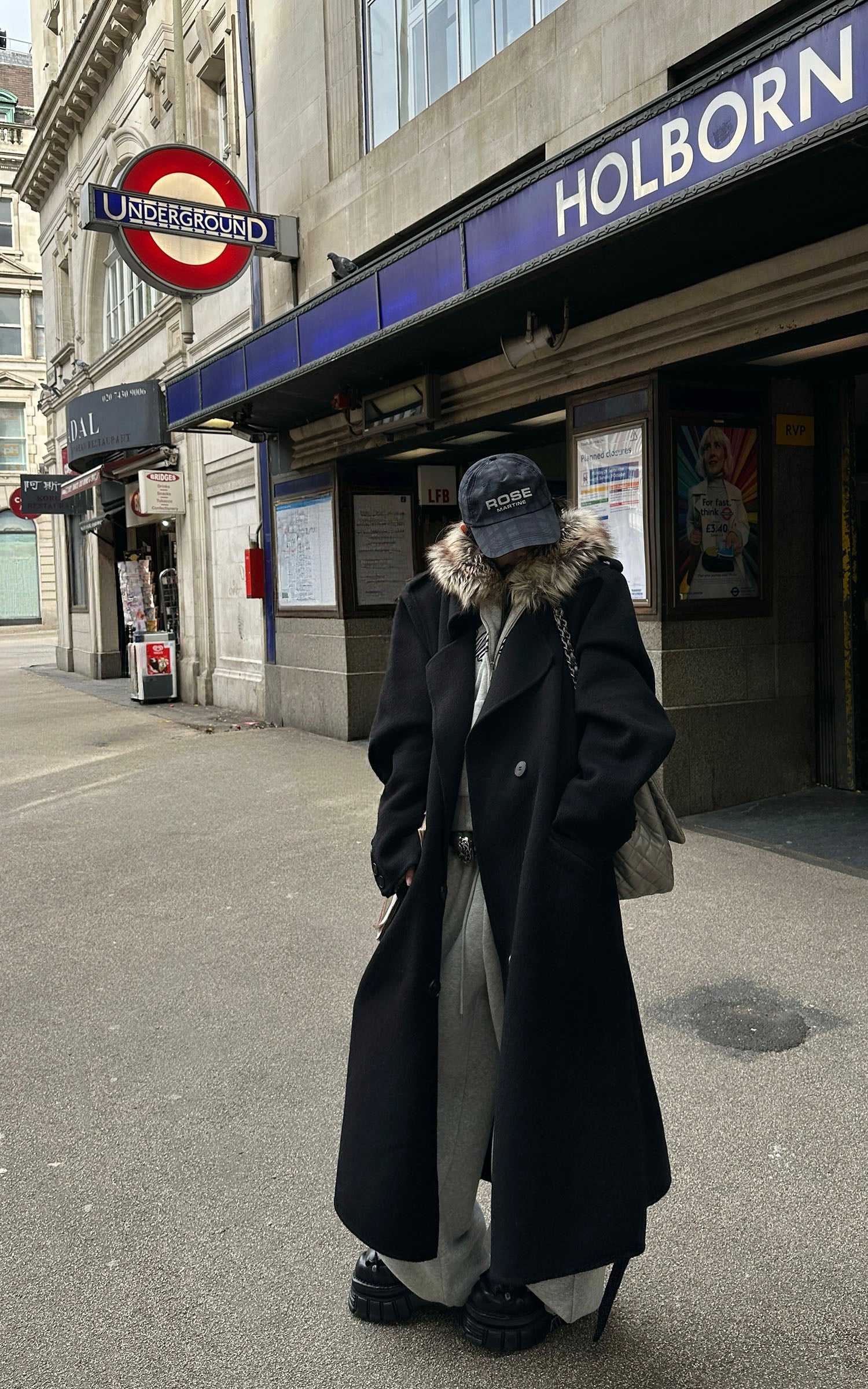 WARDEN EDGE フェイクファー フード付き クロップド フーディ