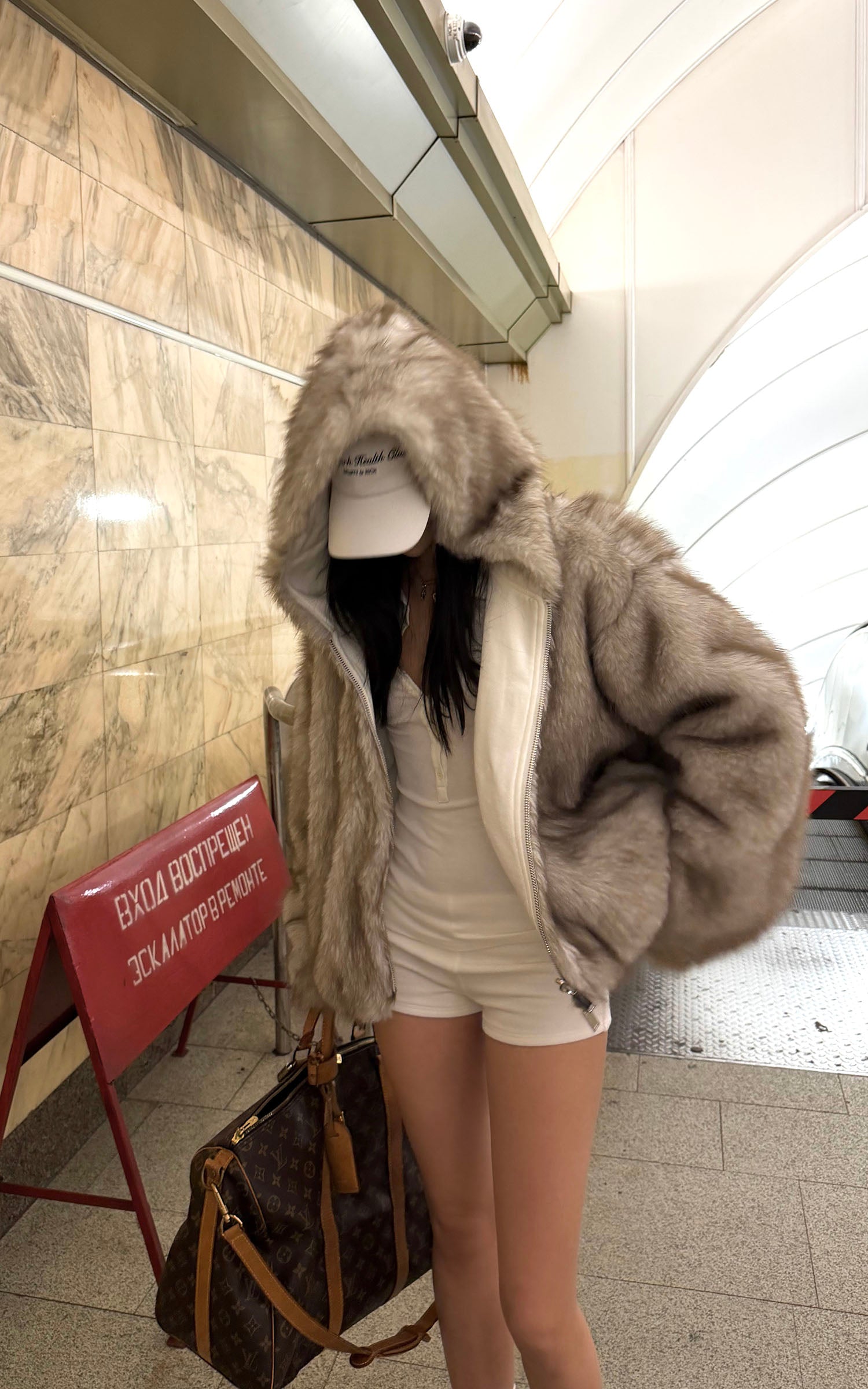 ROVENTE リバーシブルフリースフーディジャケット