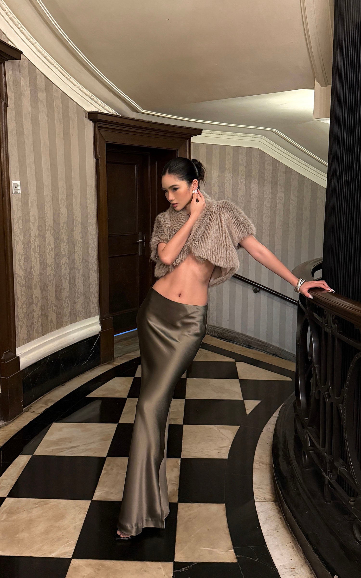 ROVENTE サテンローウエストマキシスカート