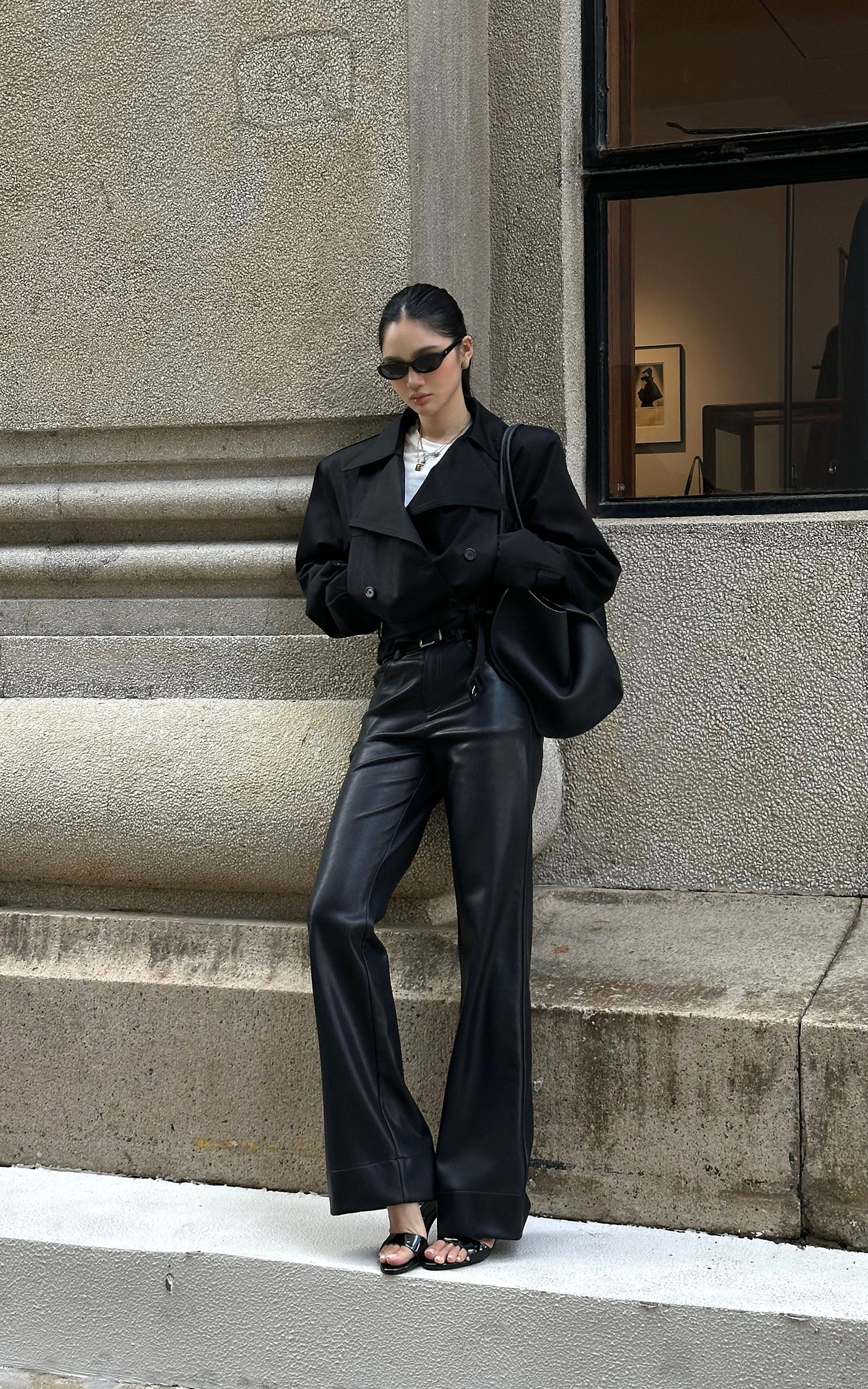 ROVENTE ストレートレッグフェイクレザーパンツ