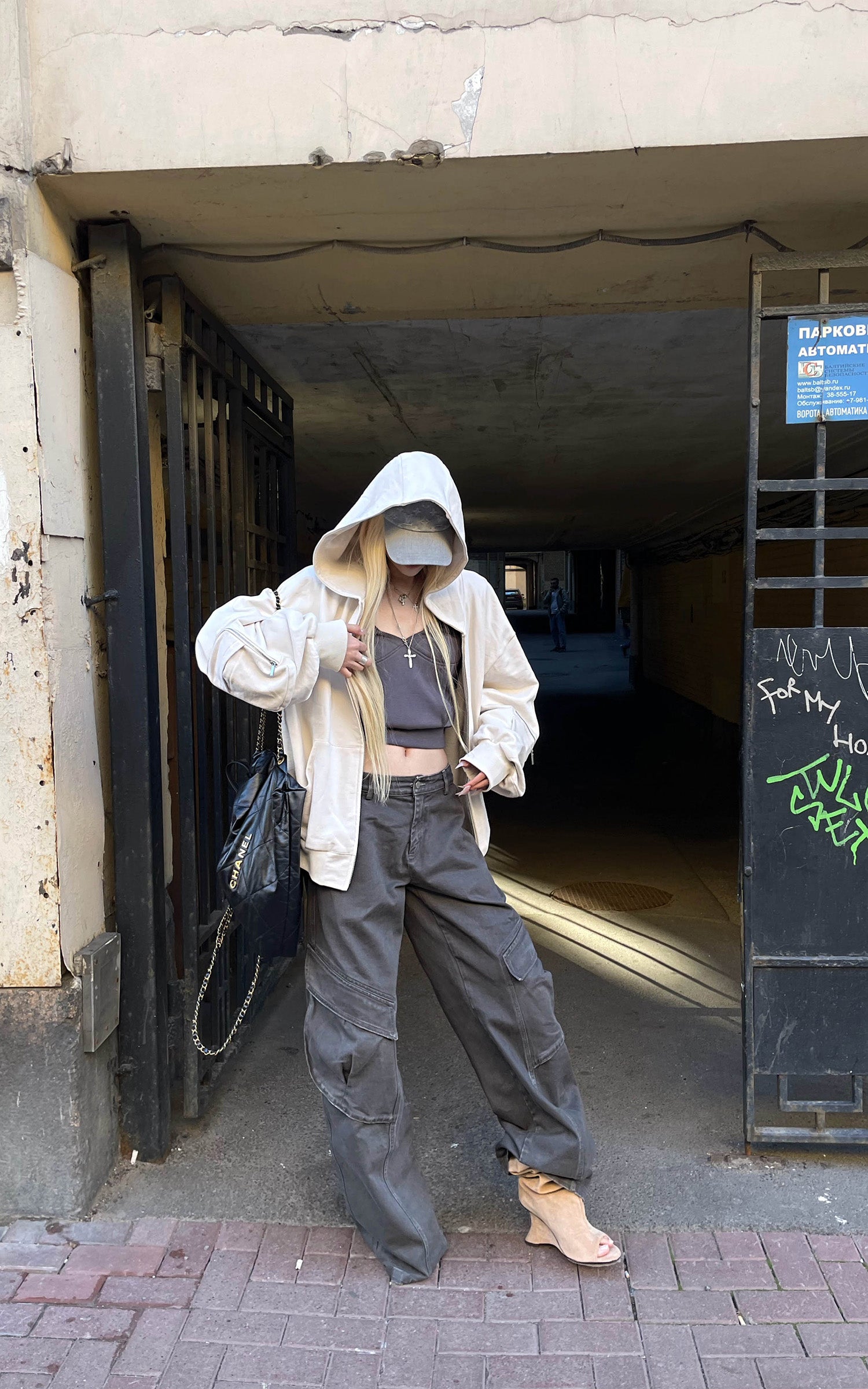 Rase le sol 彫刻されたワイドレッグユーティリティデニムパンツ