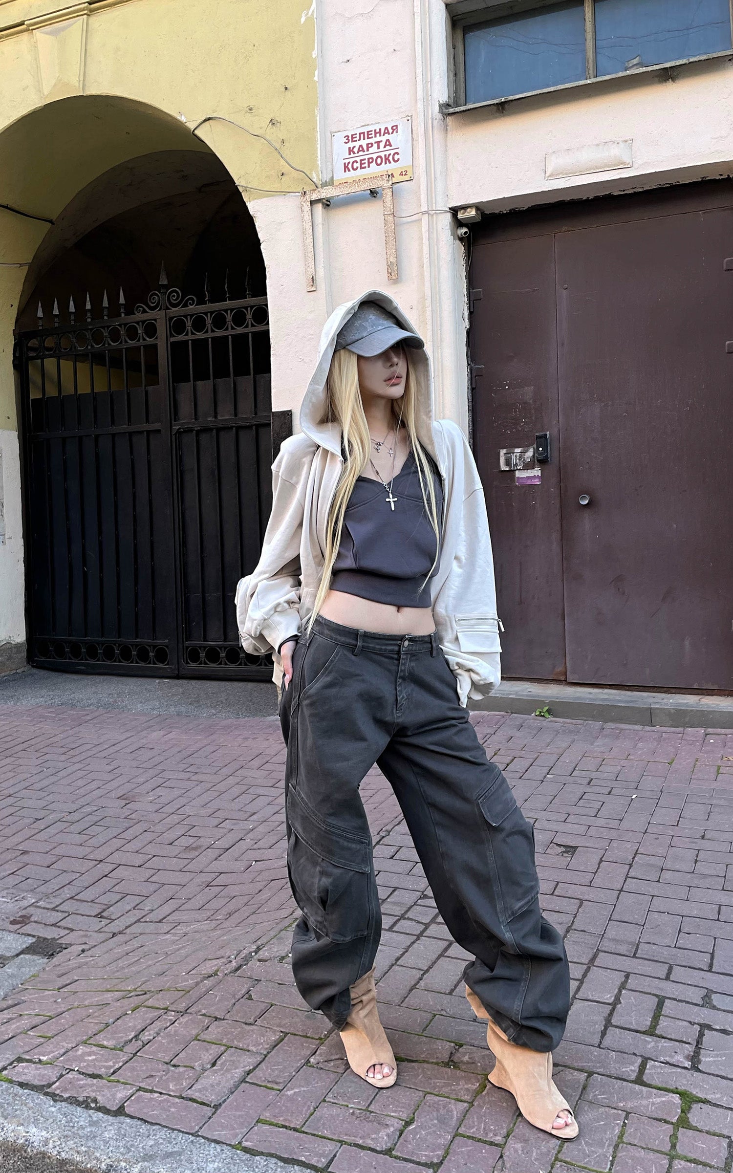 Rase le sol 彫刻されたワイドレッグユーティリティデニムパンツ