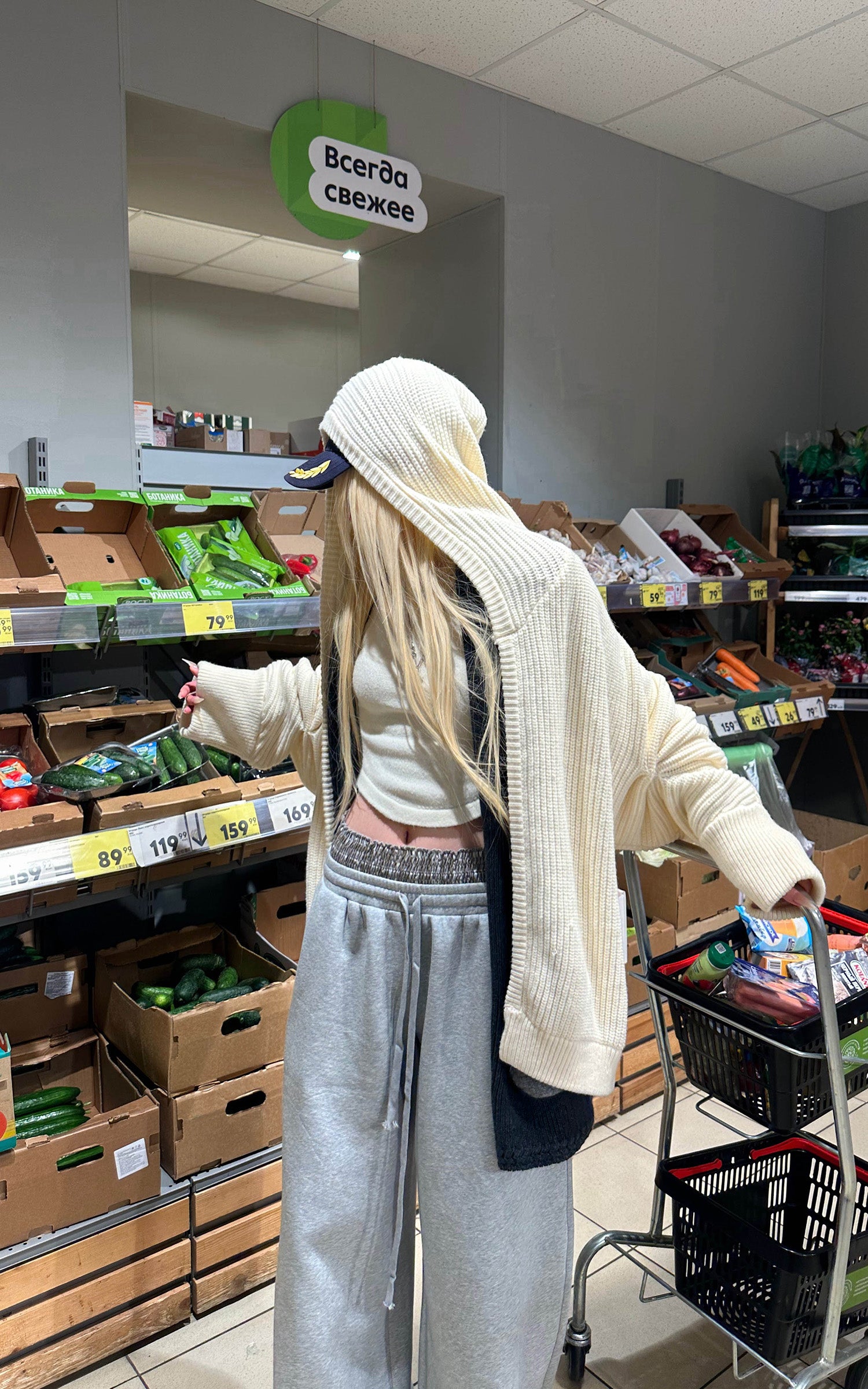 Rase le sol レタードバックディテール付きルーズシルエットニットフーディーカーディガン