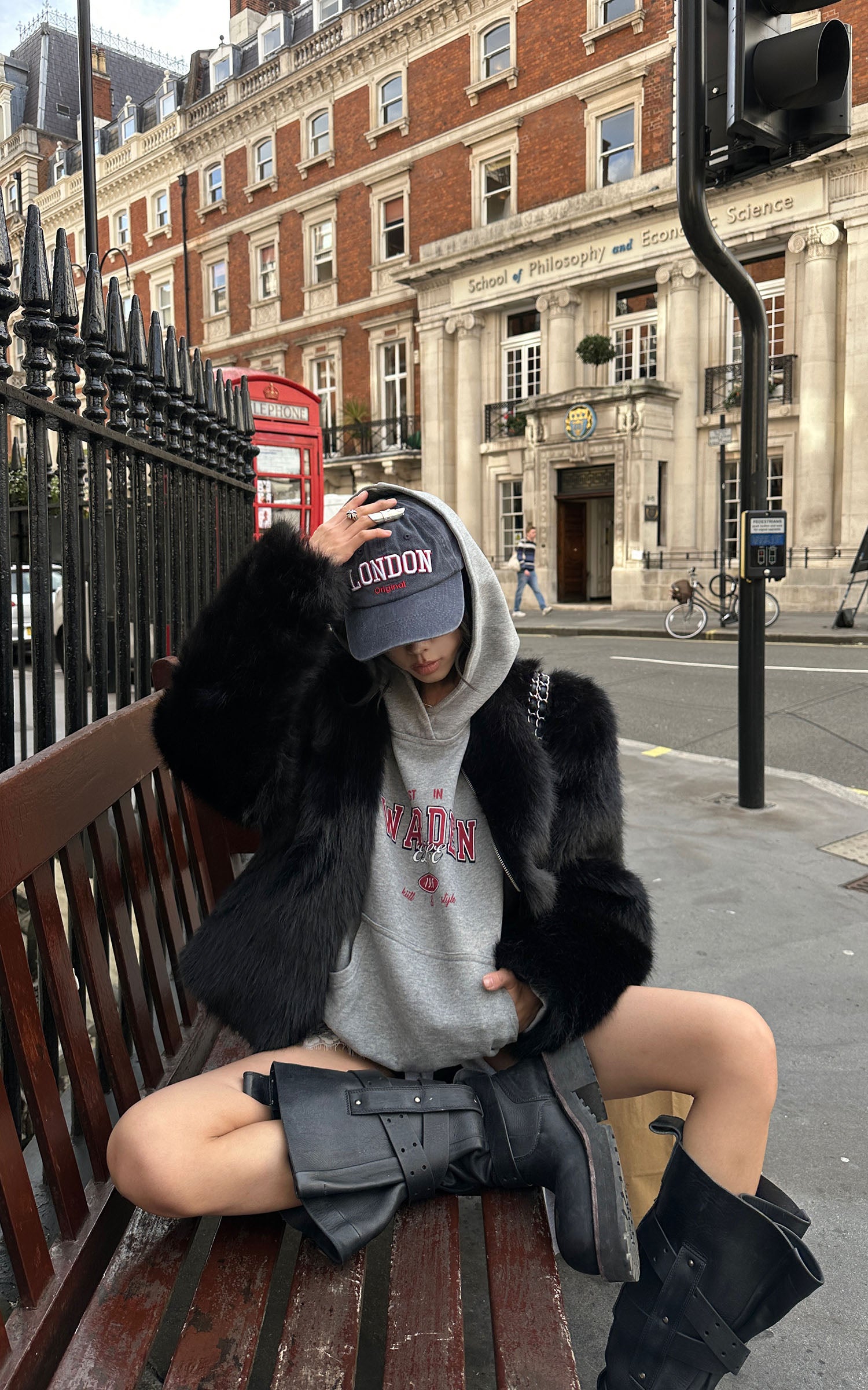 WARDEN EDGE ブラック クロップド フェイクファー ジップジャケット