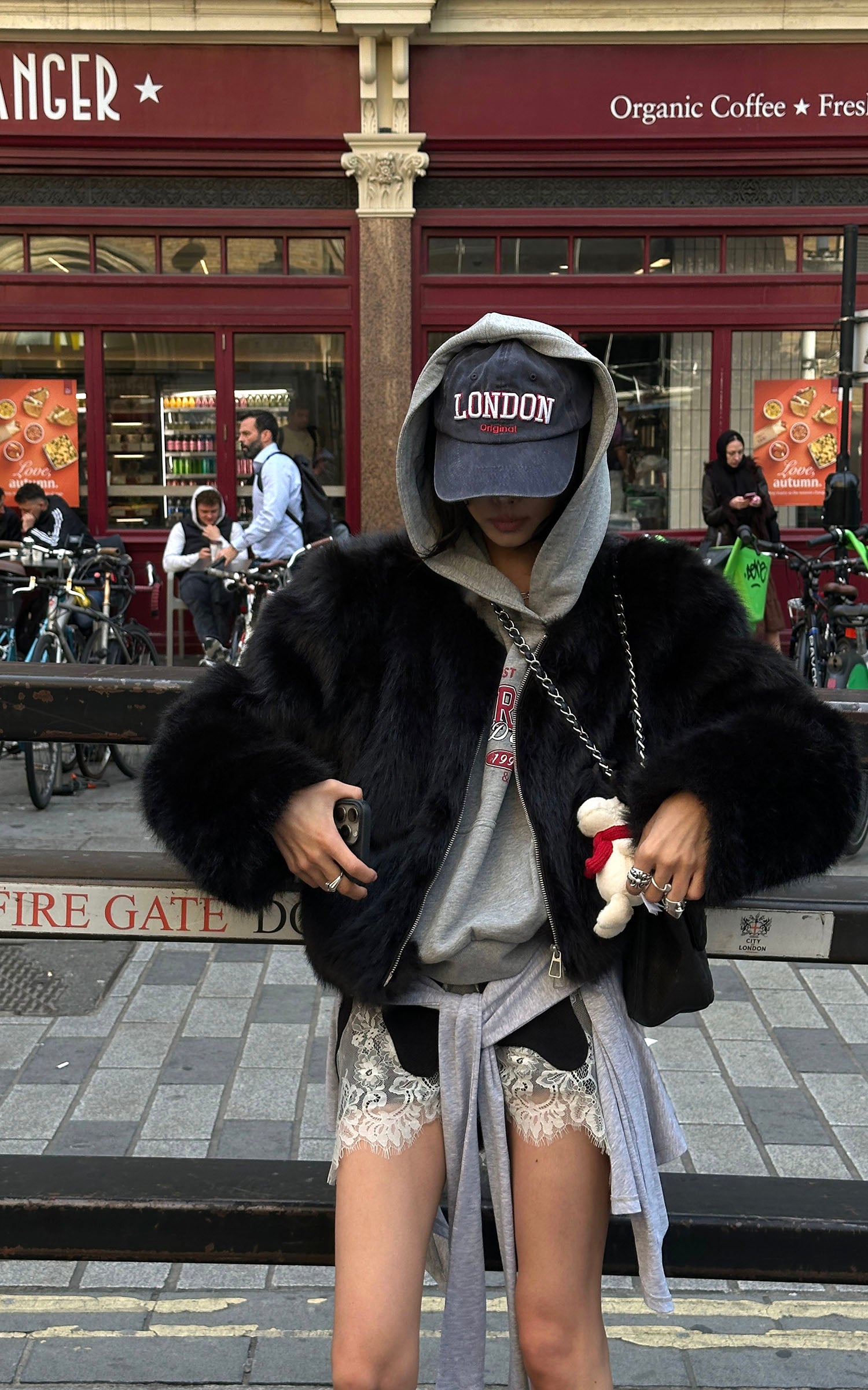 WARDEN EDGE ブラック クロップド フェイクファー ジップジャケット