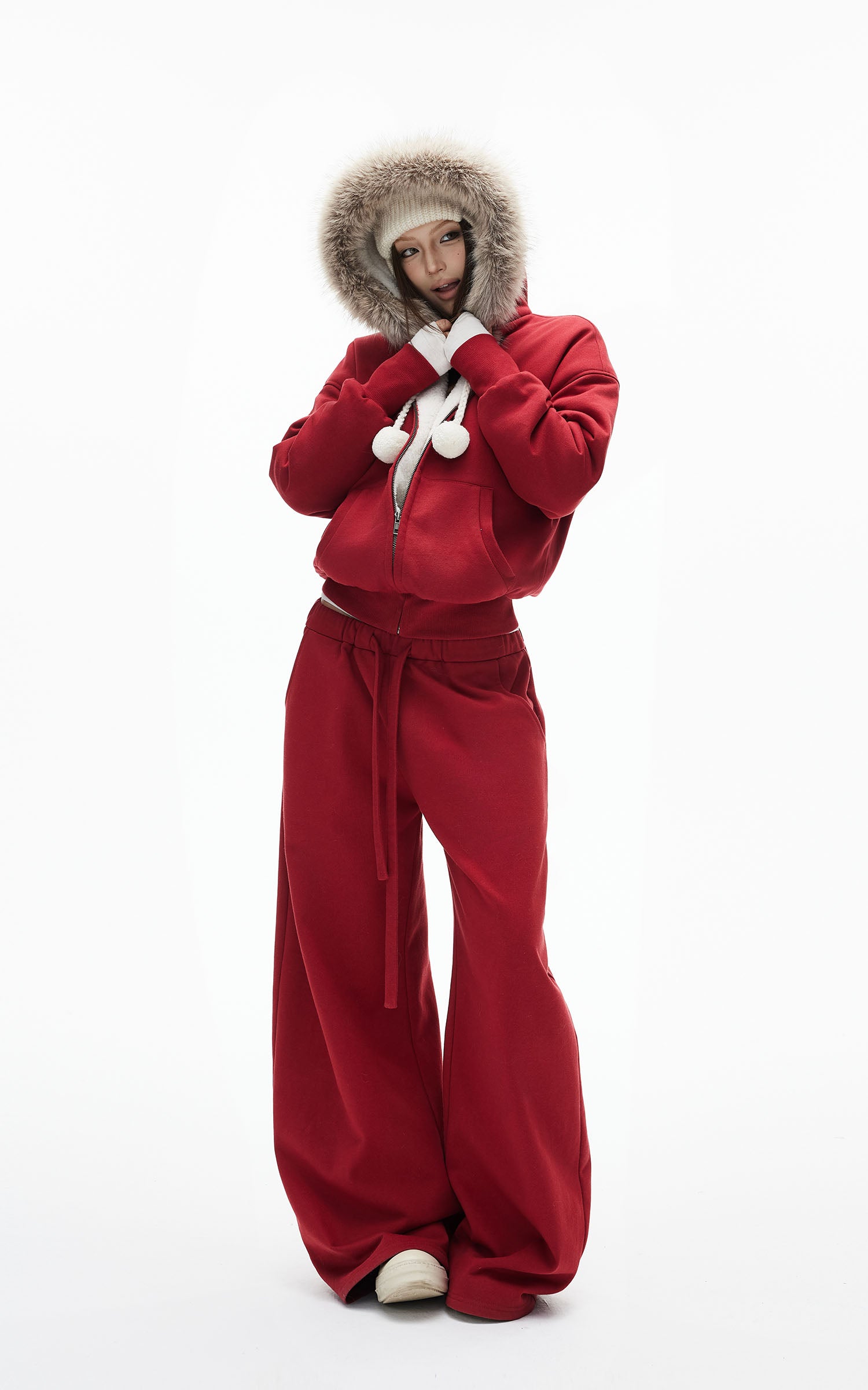 IAMXIAA フェイクファー付きフリースフーディーとワイドレッグスウェットパンツセット