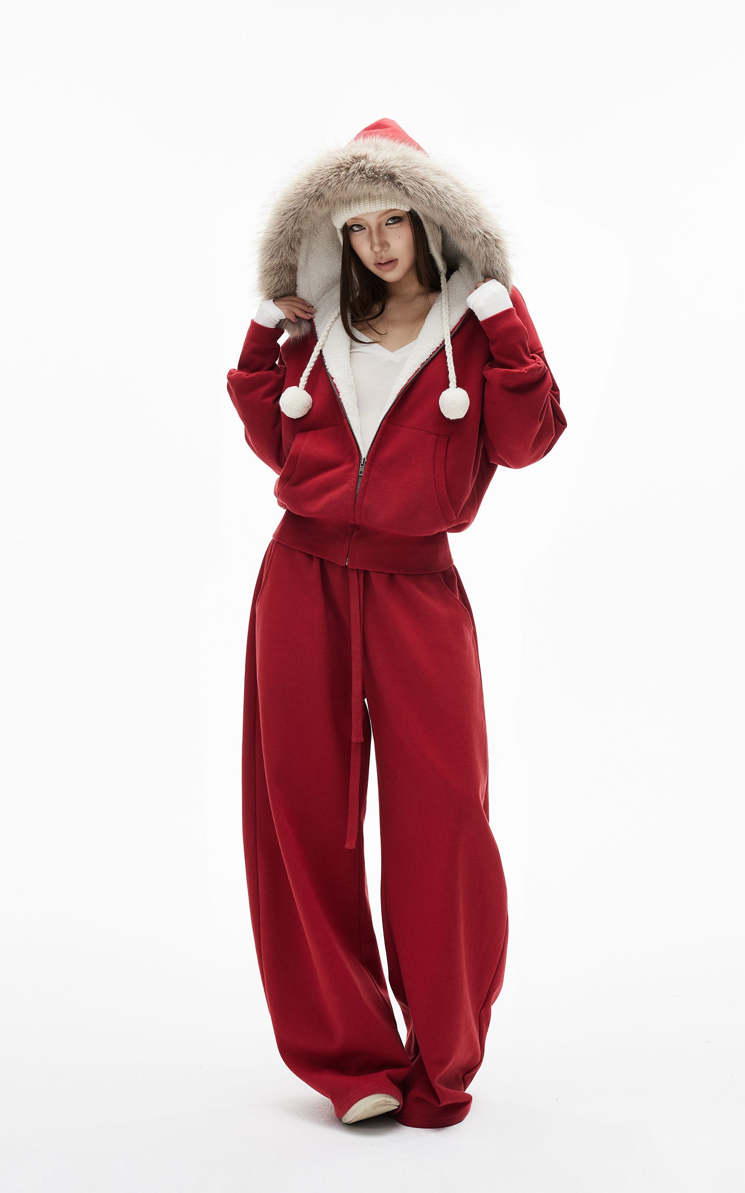 IAMXIAA フェイクファー付きフリースフーディーとワイドレッグスウェットパンツセット