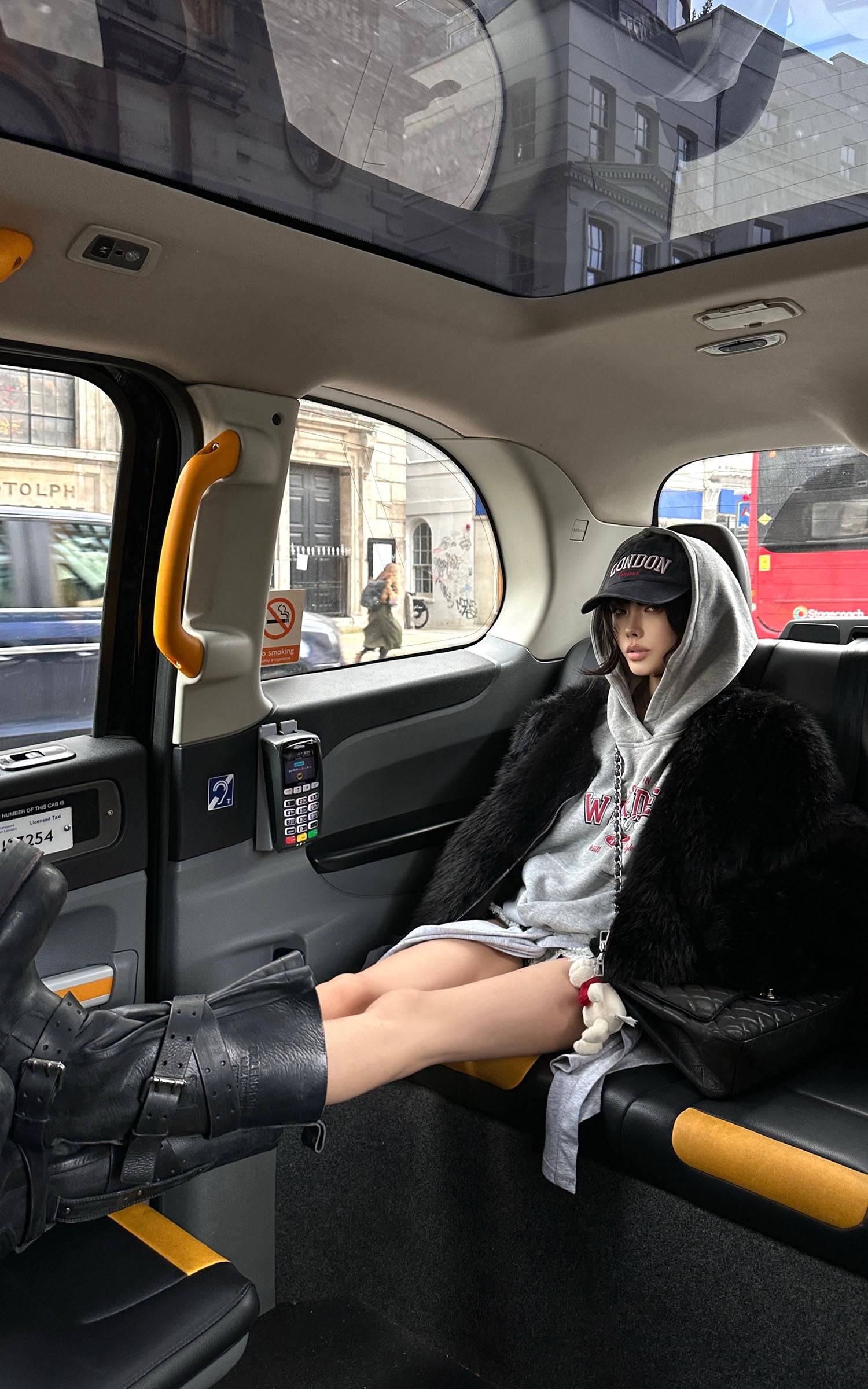 WARDEN EDGE ブラック クロップド フェイクファー ジップジャケット