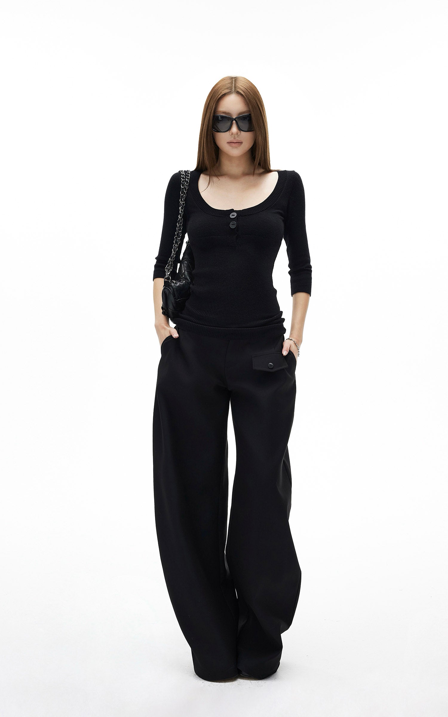 IAMXIAA ボタンディテール付きスcoopネックニットトップ