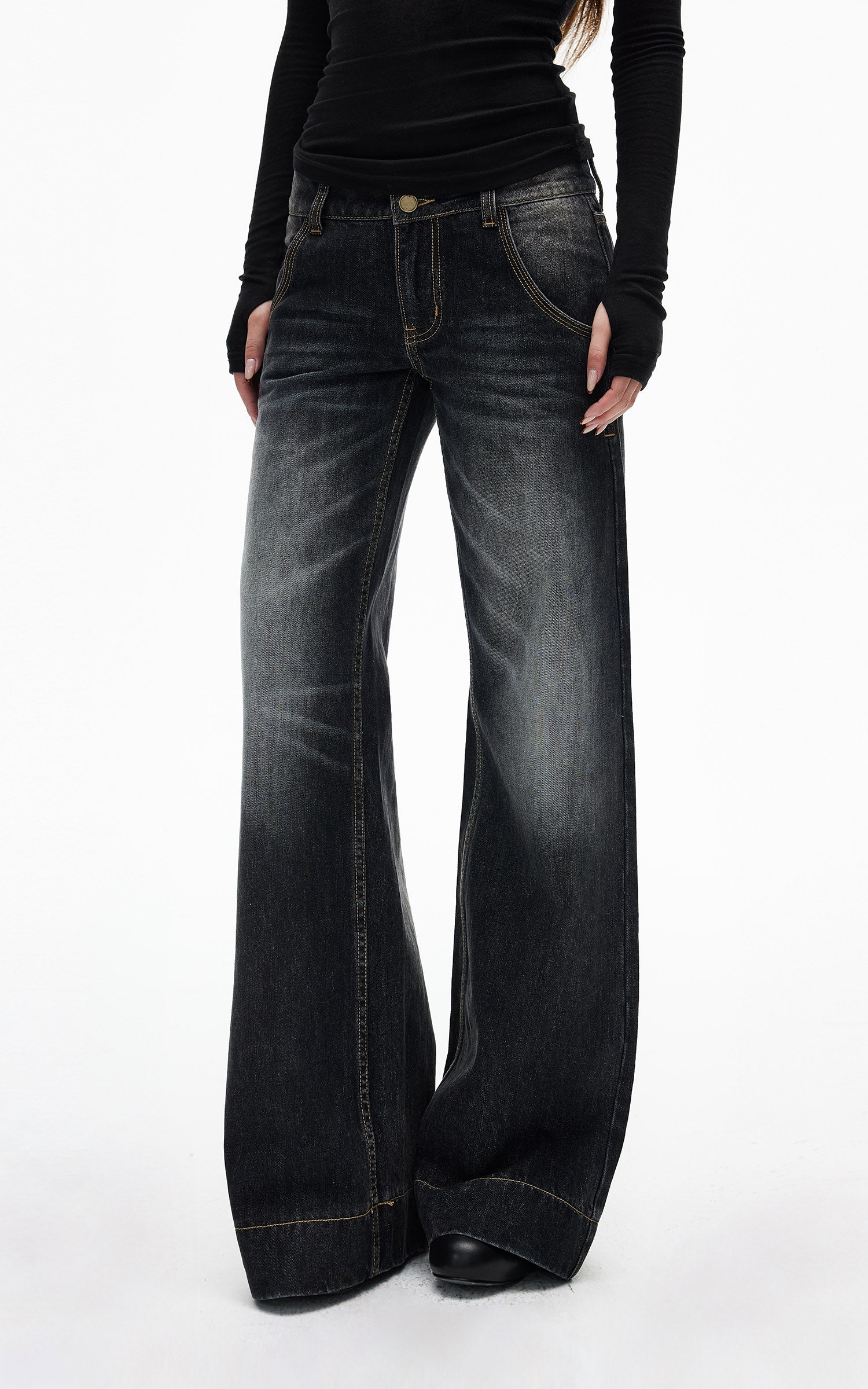 IAMXIAA ヴィンテージウォッシュのワイドレッグジーンズ ダブルボタンウエスト付き